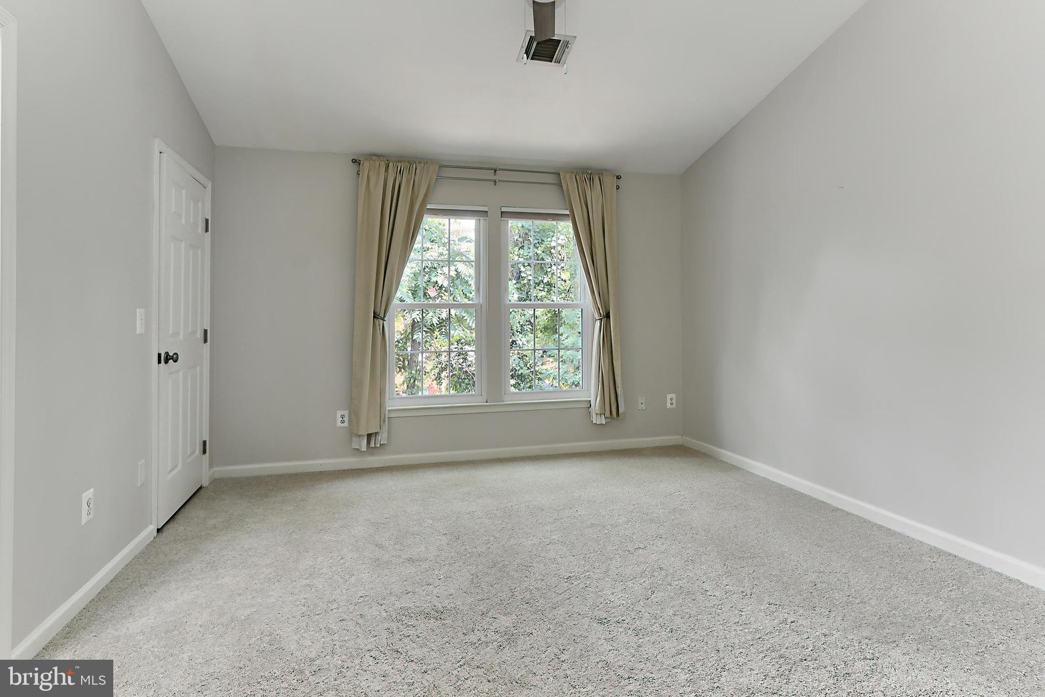 DUKE STREET SQUARE - Residential Lease