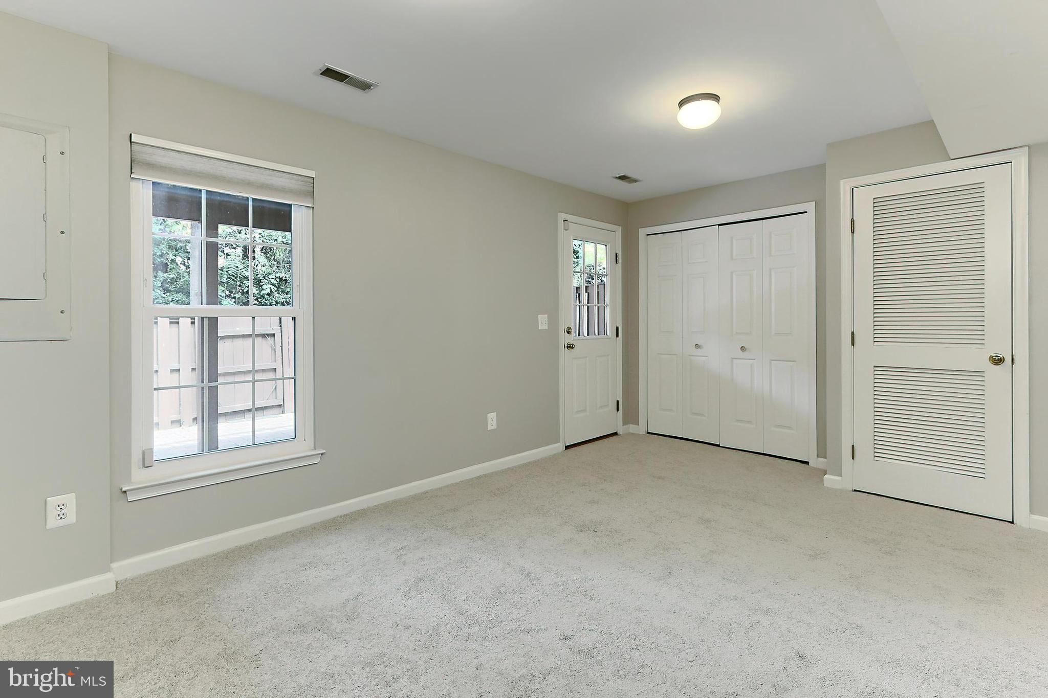 DUKE STREET SQUARE - Residential Lease