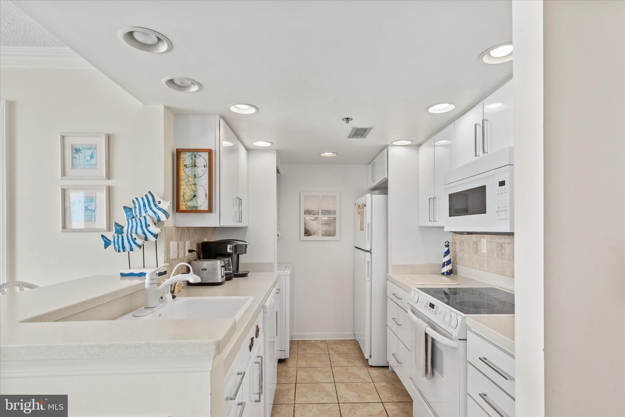 SEA COLONY EAST - Residential