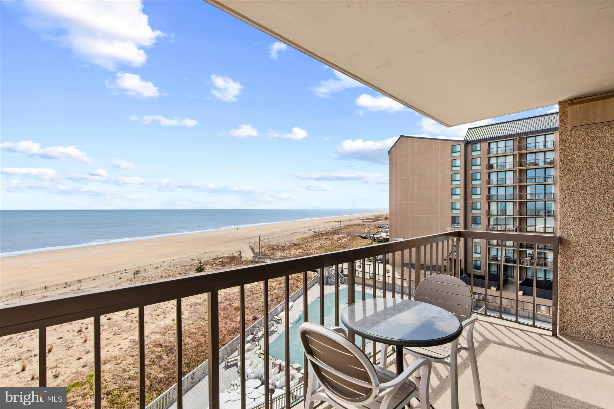 SEA COLONY EAST - Residential