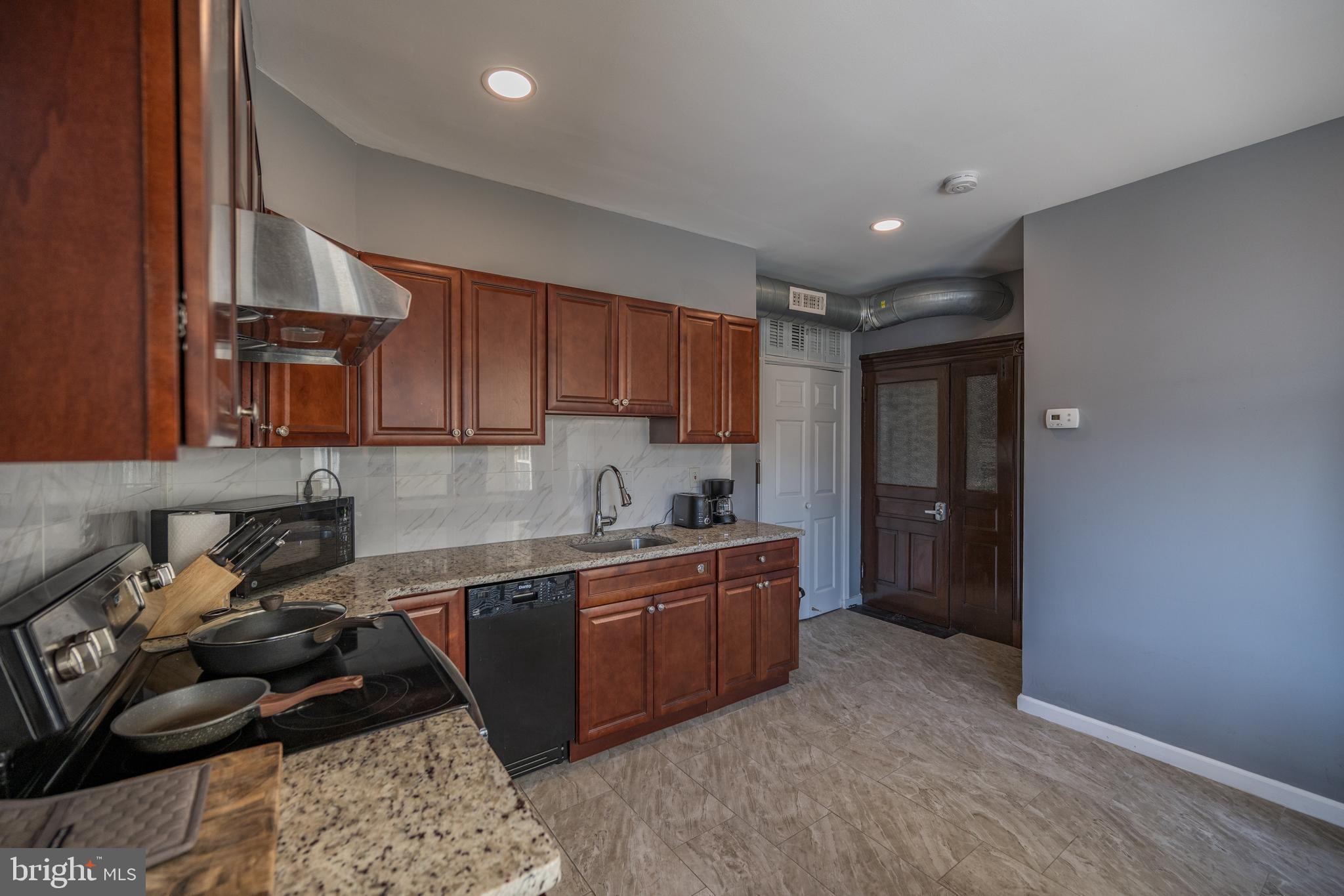 1620 MOUNT VERNON STREET UNIT 2R