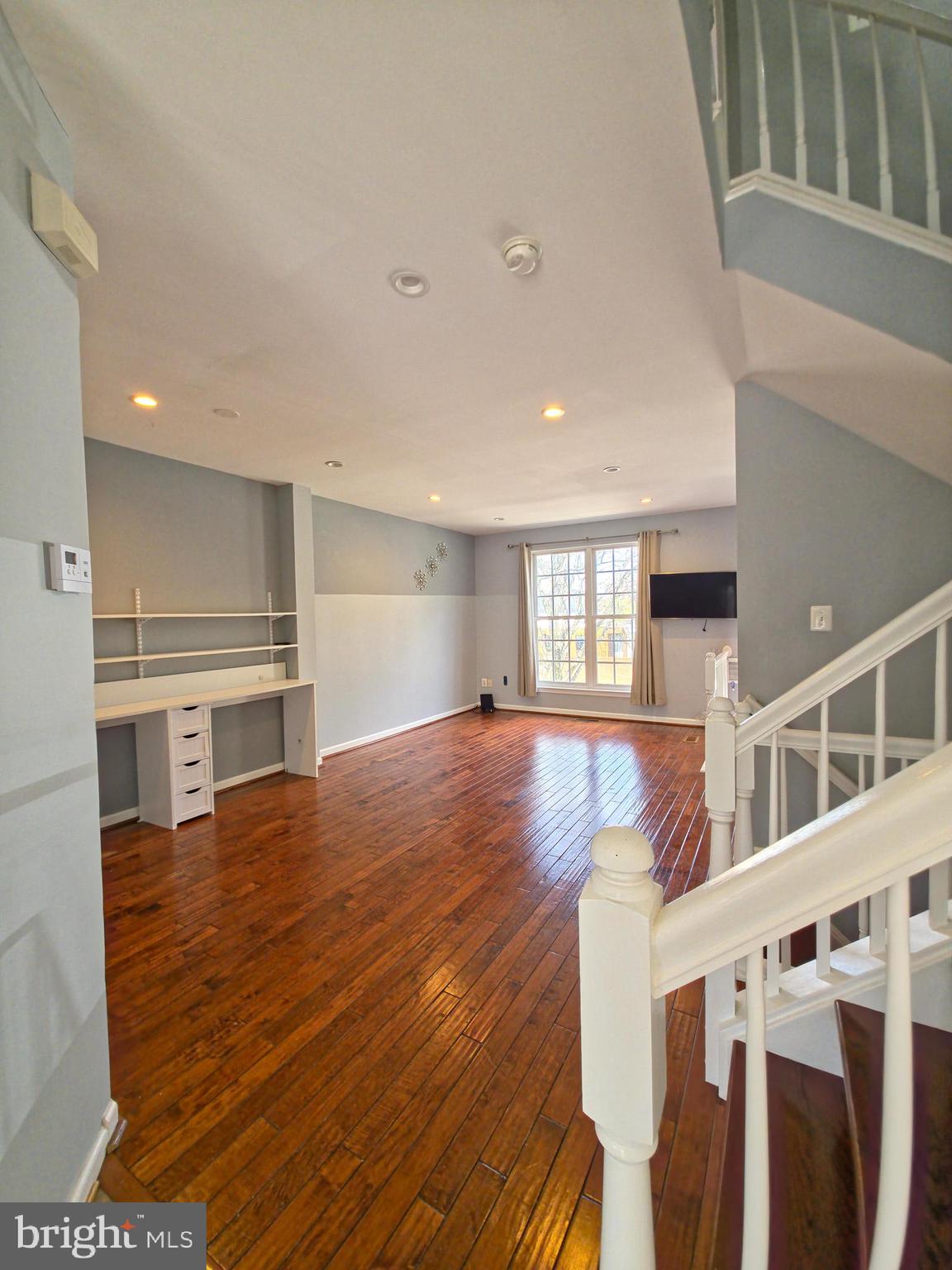 SOUTH RIDING - Residential