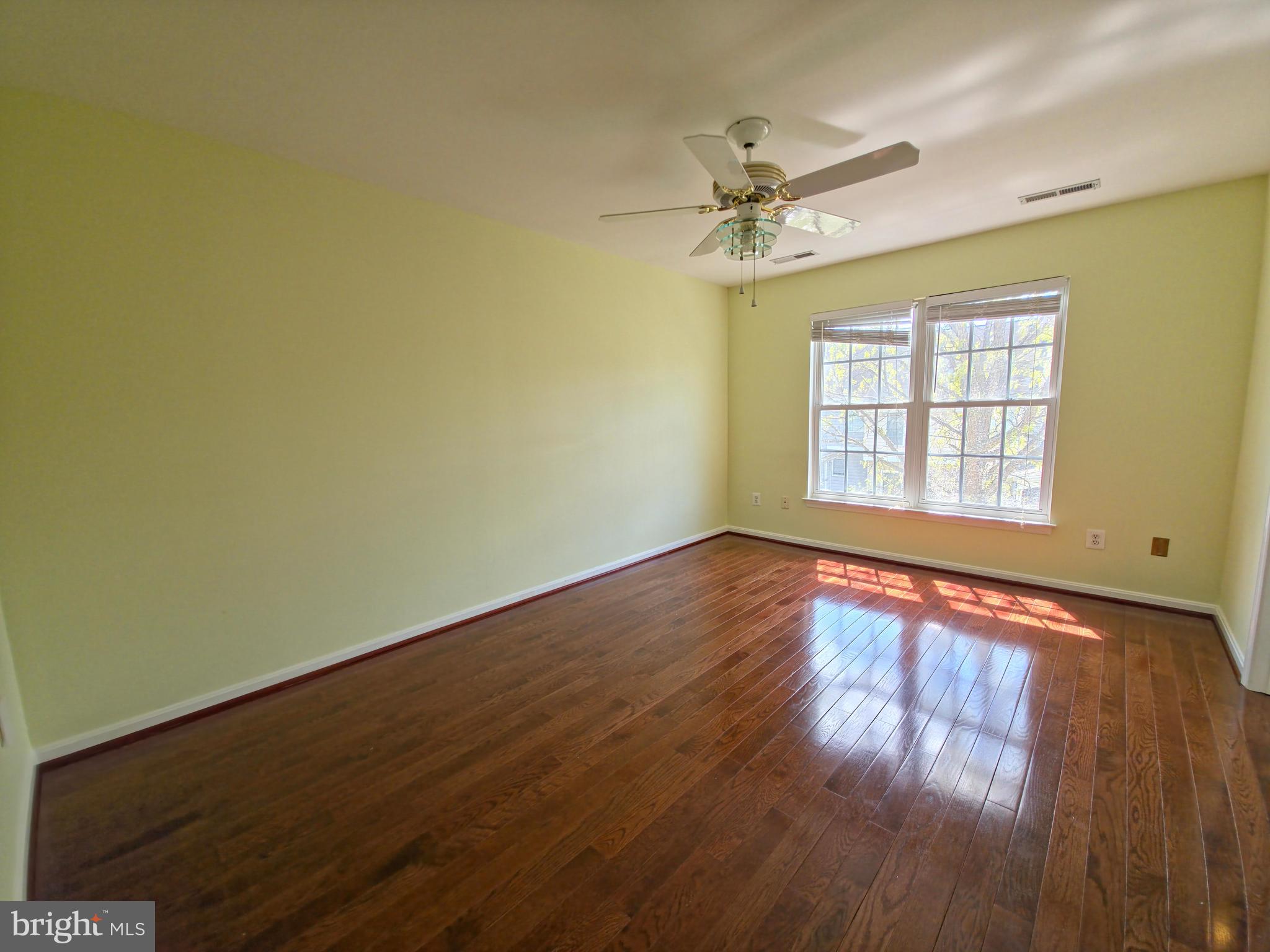 SOUTH RIDING - Residential