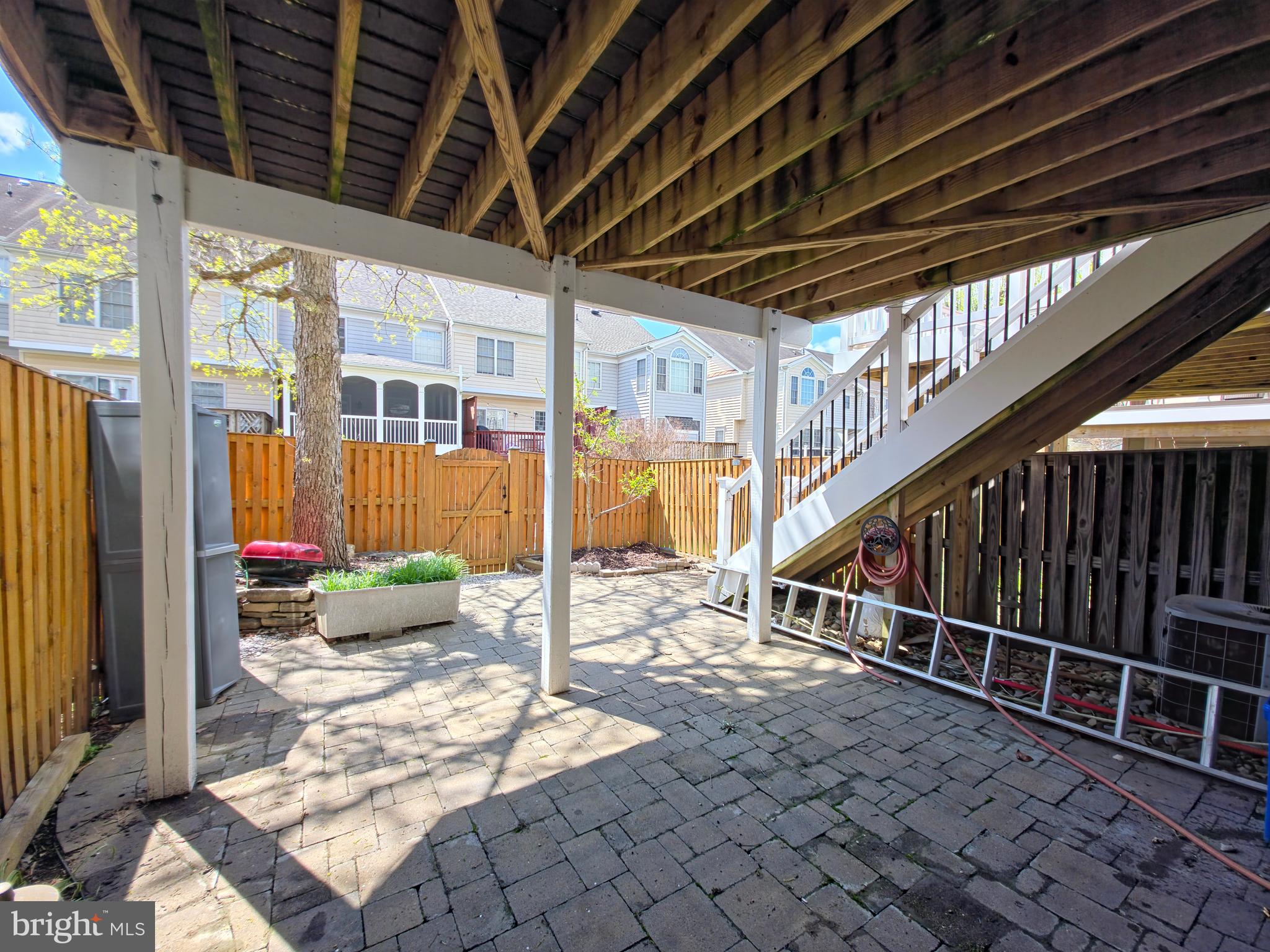 SOUTH RIDING - Residential