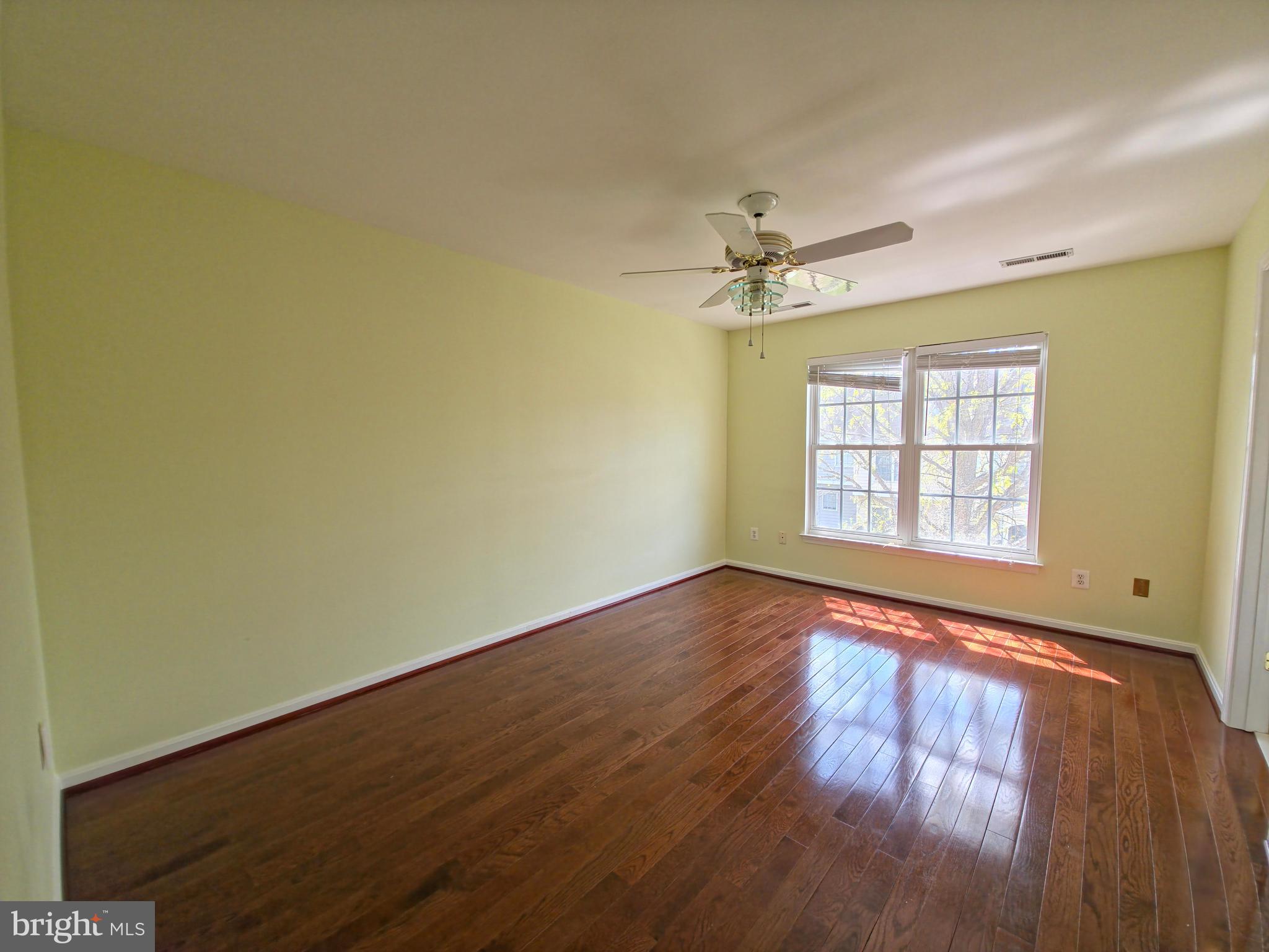 SOUTH RIDING - Residential