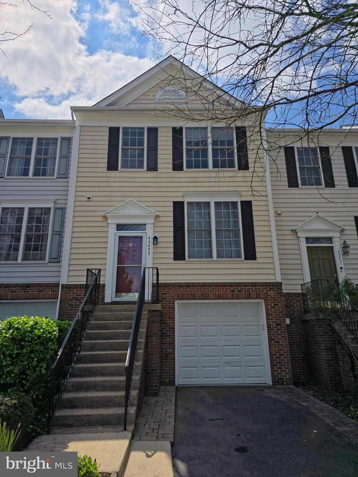 SOUTH RIDING - Residential