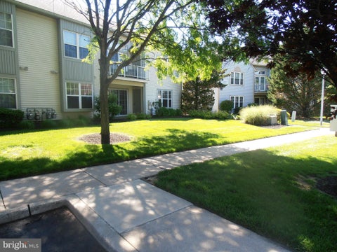 Condo For Rent - 2907 Tarnbrook Drive<br/> MOUNT LAUREL, NJ 08054