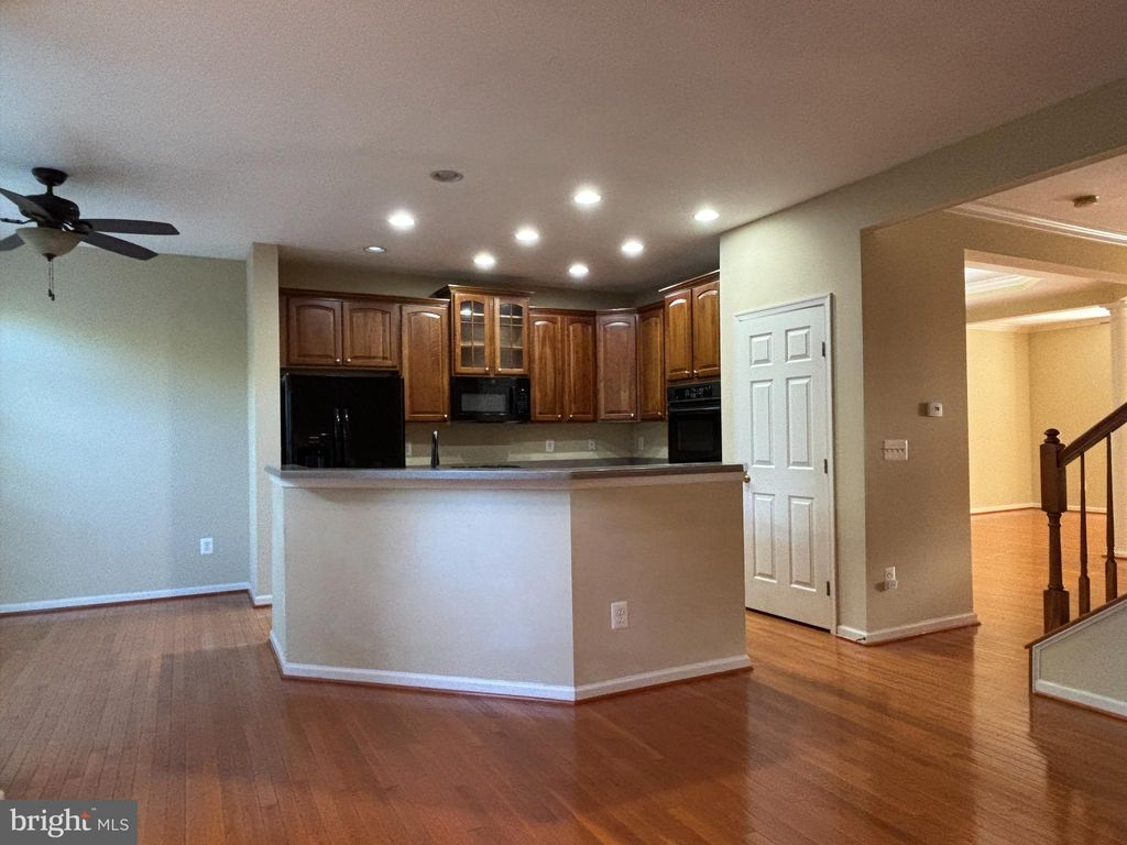 Photo of 1538 Grosbeak Court, WOODBRIDGE, VA 22191 (MLS # VAPW2103608)