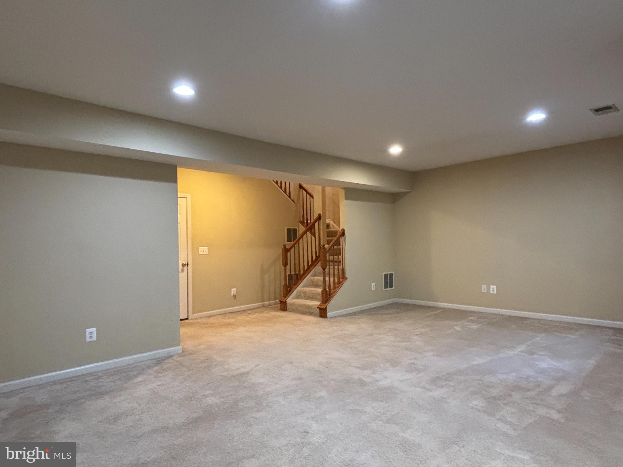 RIVERSIDE STATION - Residential Lease