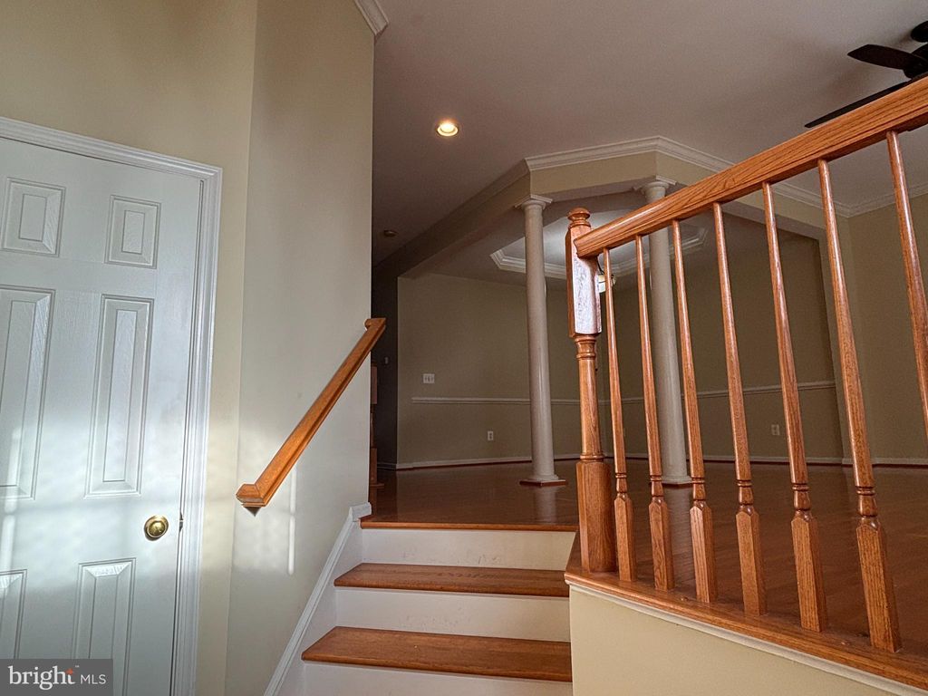 Photo of 1538 Grosbeak Court, WOODBRIDGE, VA 22191 (MLS # VAPW2103608)