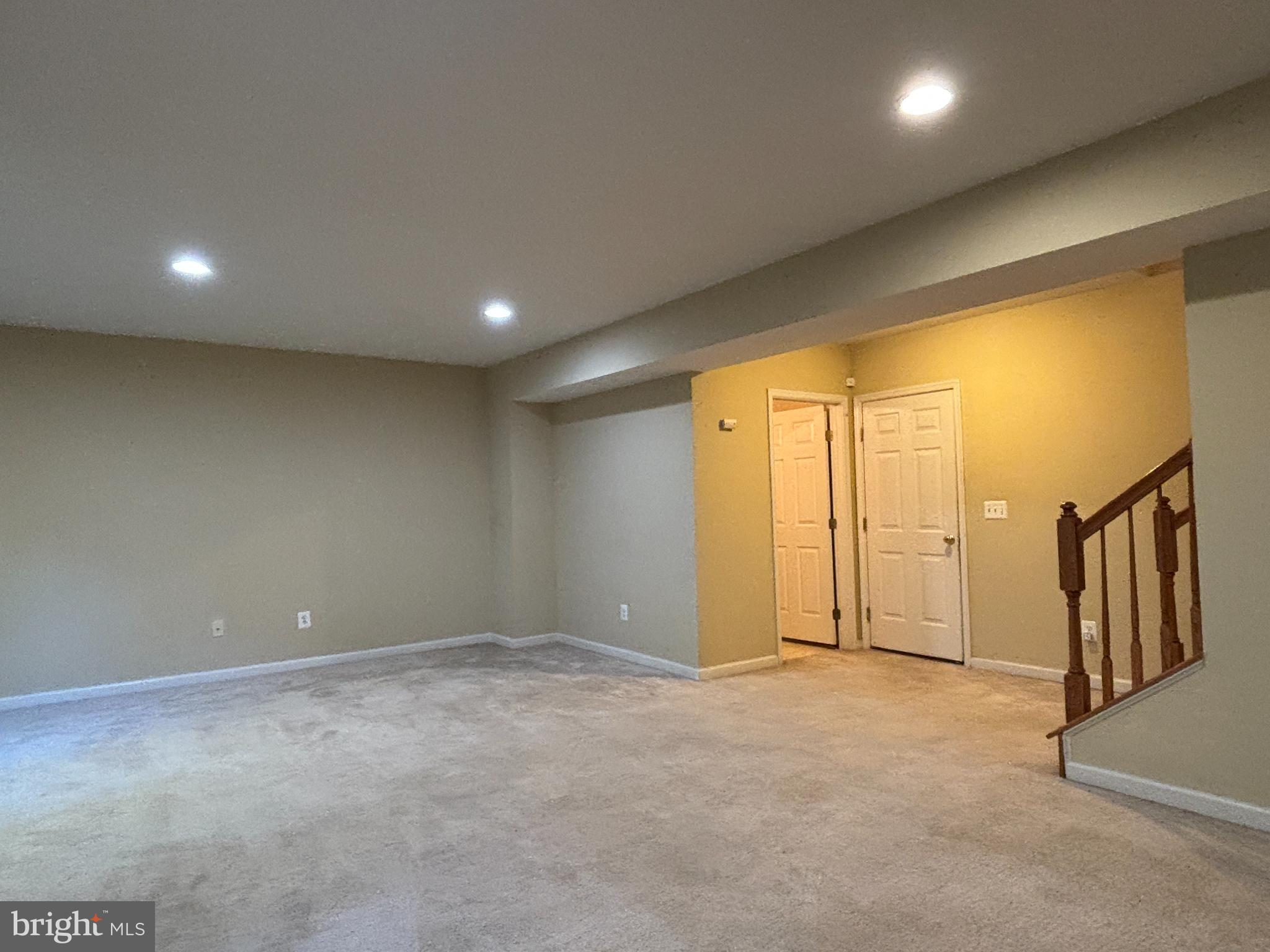 RIVERSIDE STATION - Residential Lease