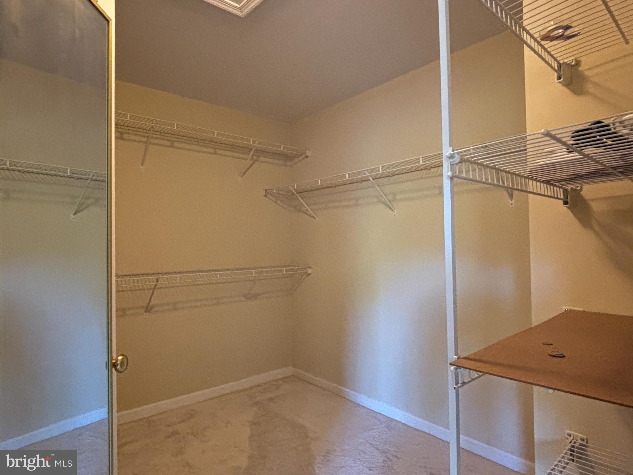 RIVERSIDE STATION - Residential Lease