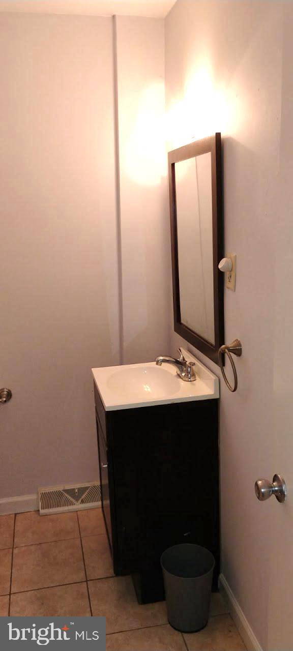 DICKINSON NARROWS - Residential Lease