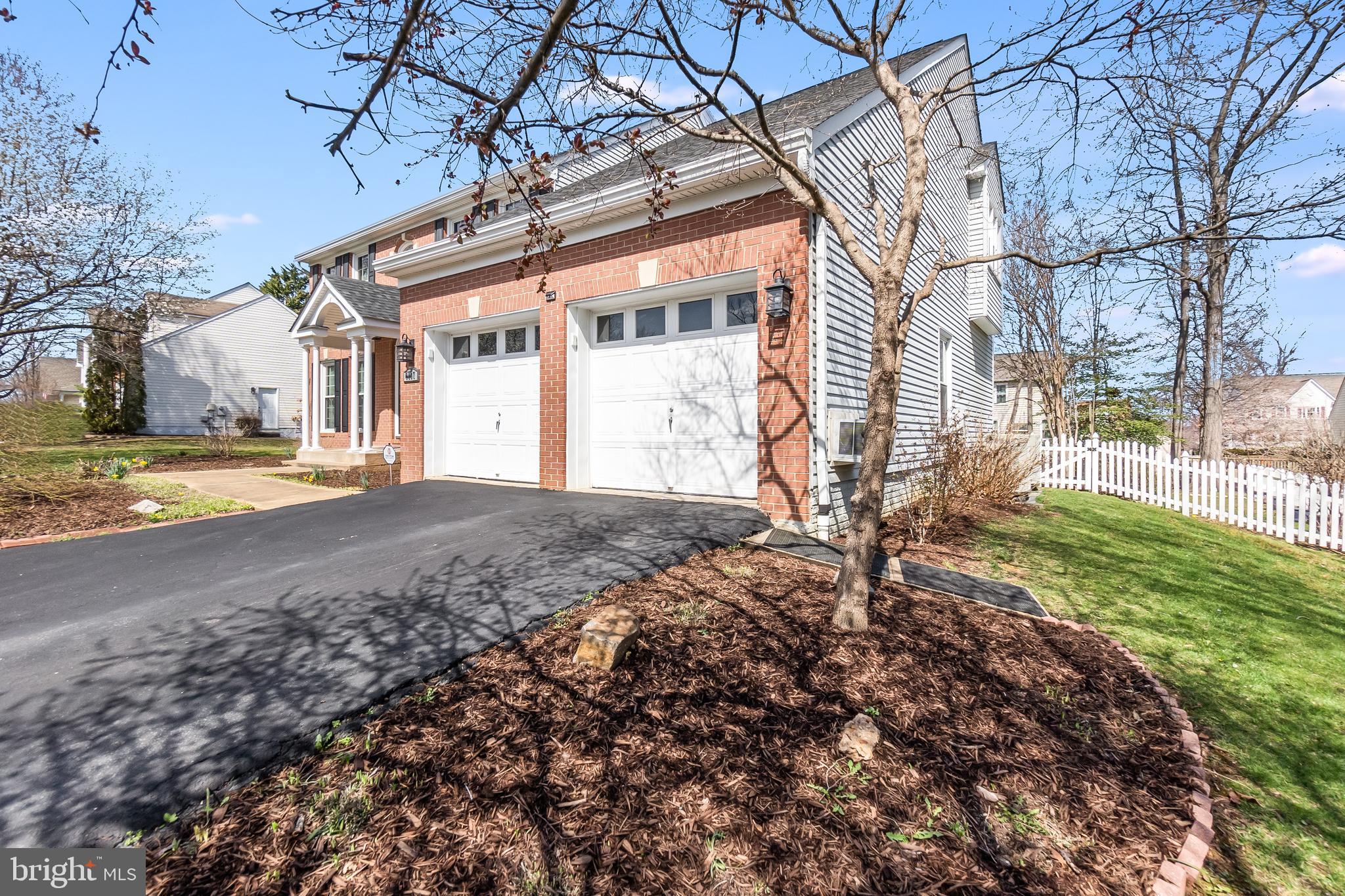 FOX POINT - Residential