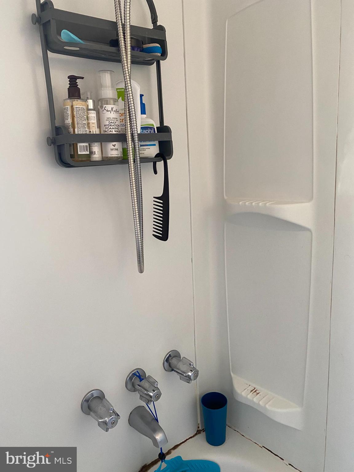 HAWTHORNE - Residential Lease