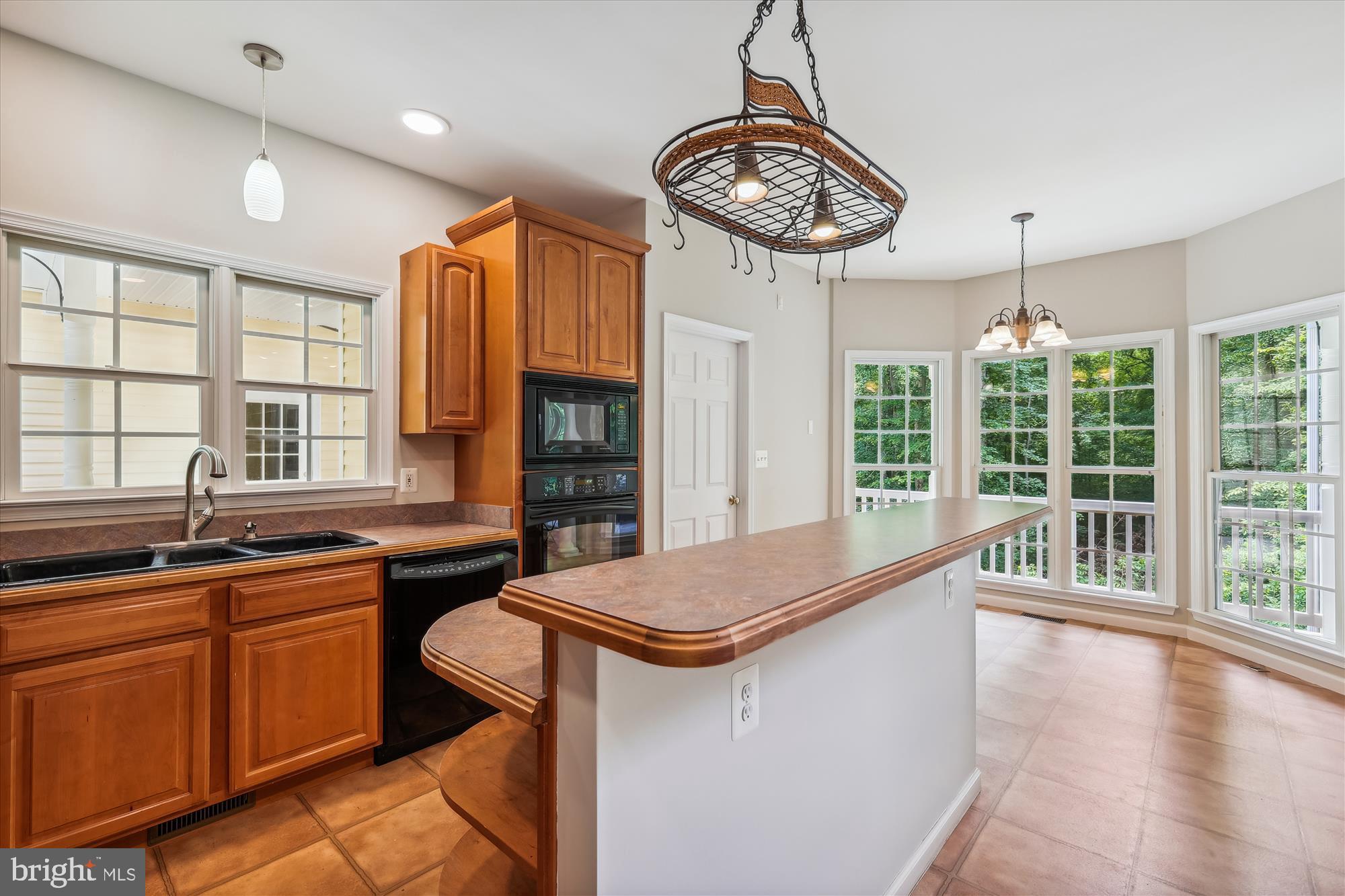 HARTLAKE ESTATES - Residential