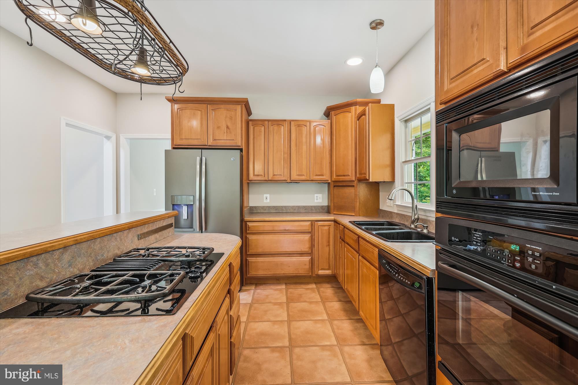 HARTLAKE ESTATES - Residential