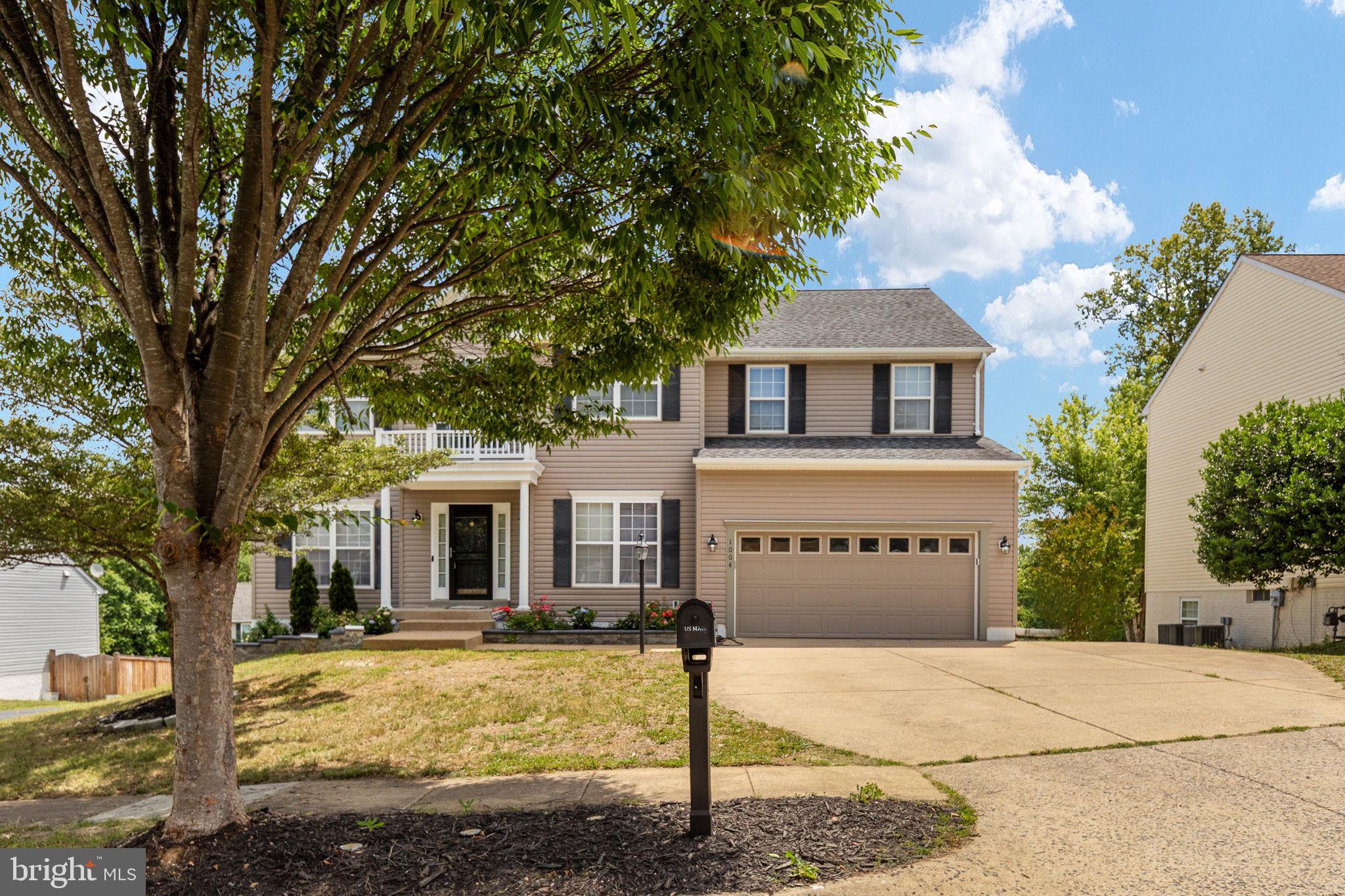 1004 BLACK OAK COURT