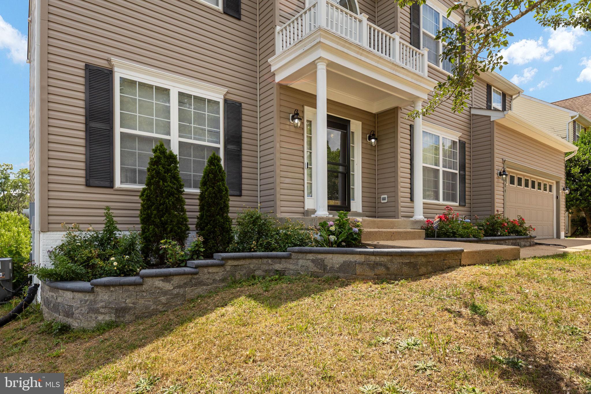 1004 BLACK OAK COURT