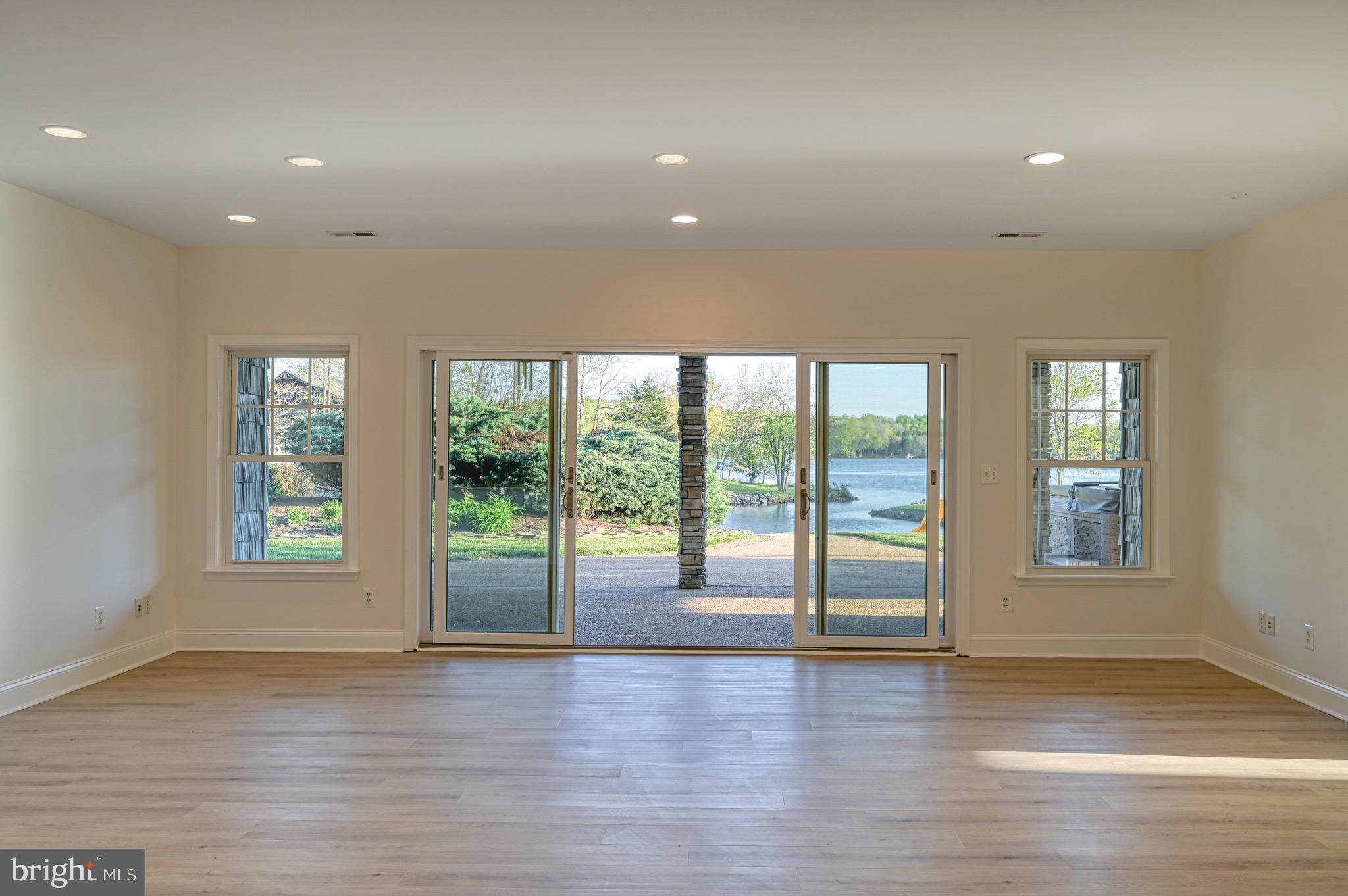 CROSSWIND SHORES - Residential