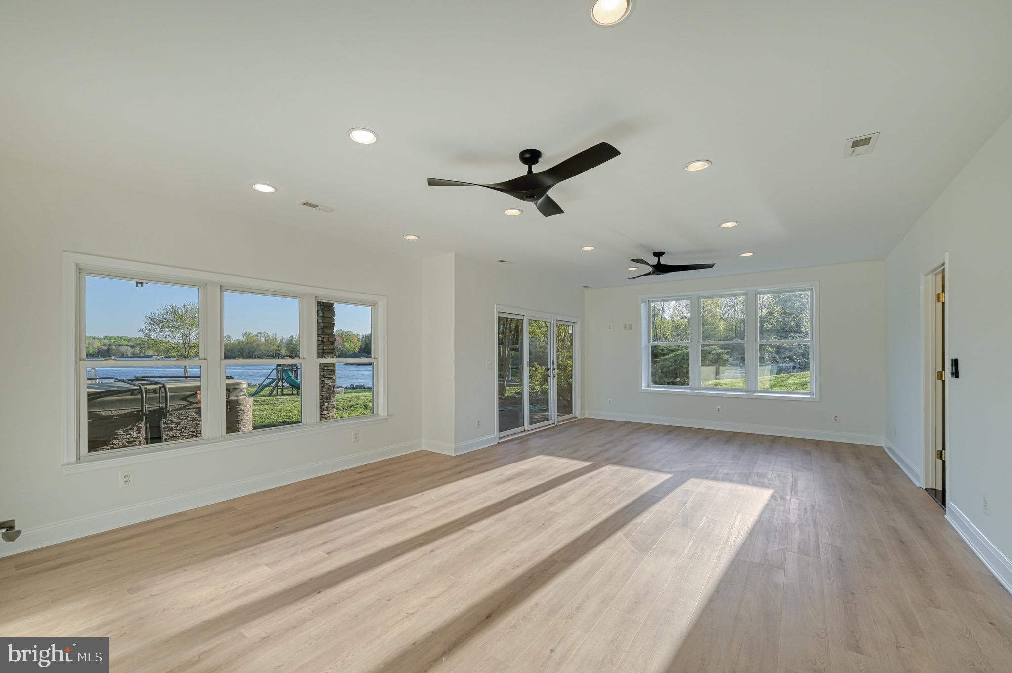 CROSSWIND SHORES - Residential