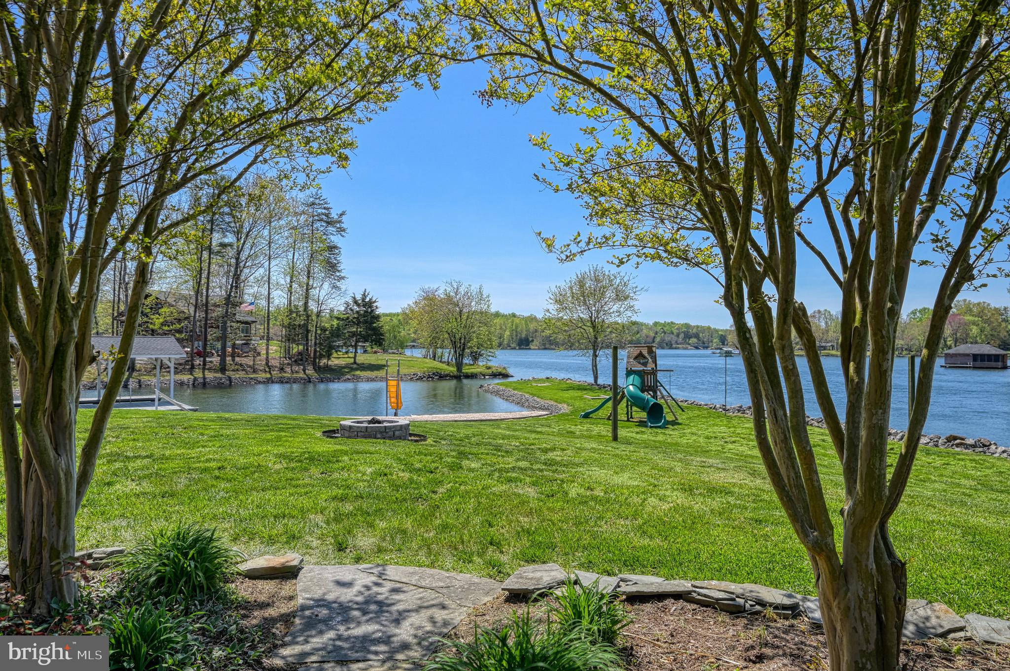 CROSSWIND SHORES - Residential