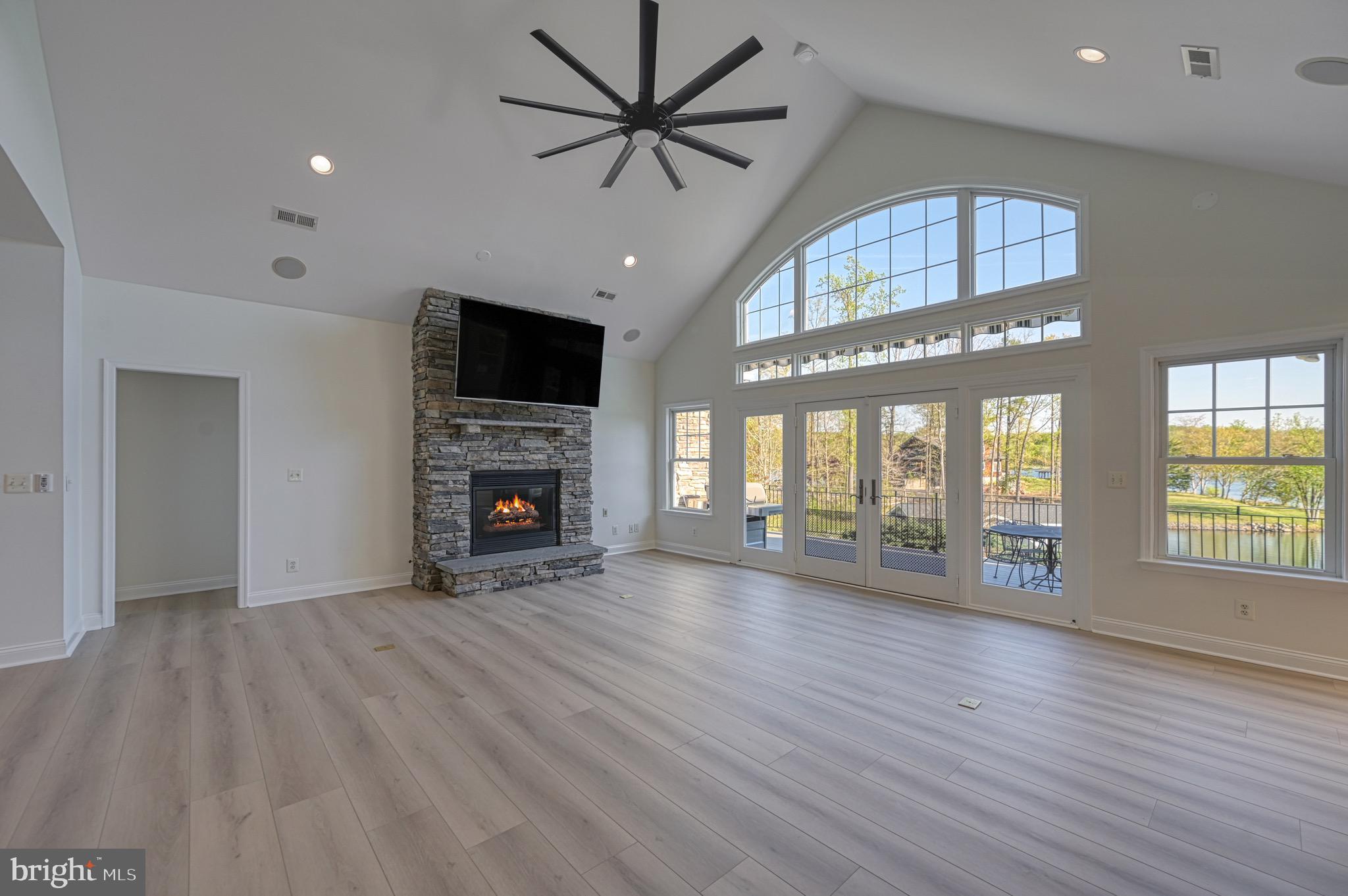 CROSSWIND SHORES - Residential