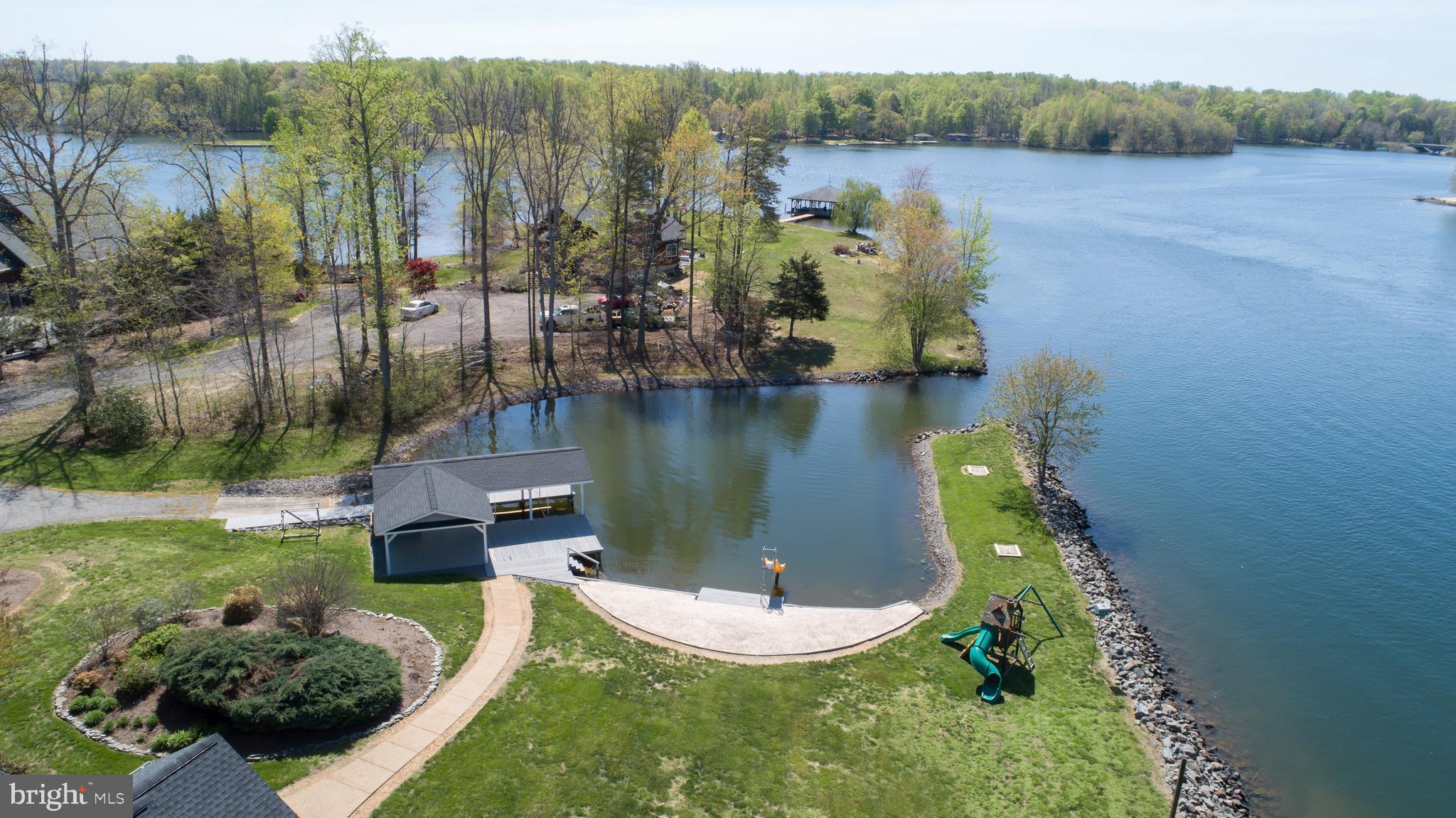CROSSWIND SHORES - Residential