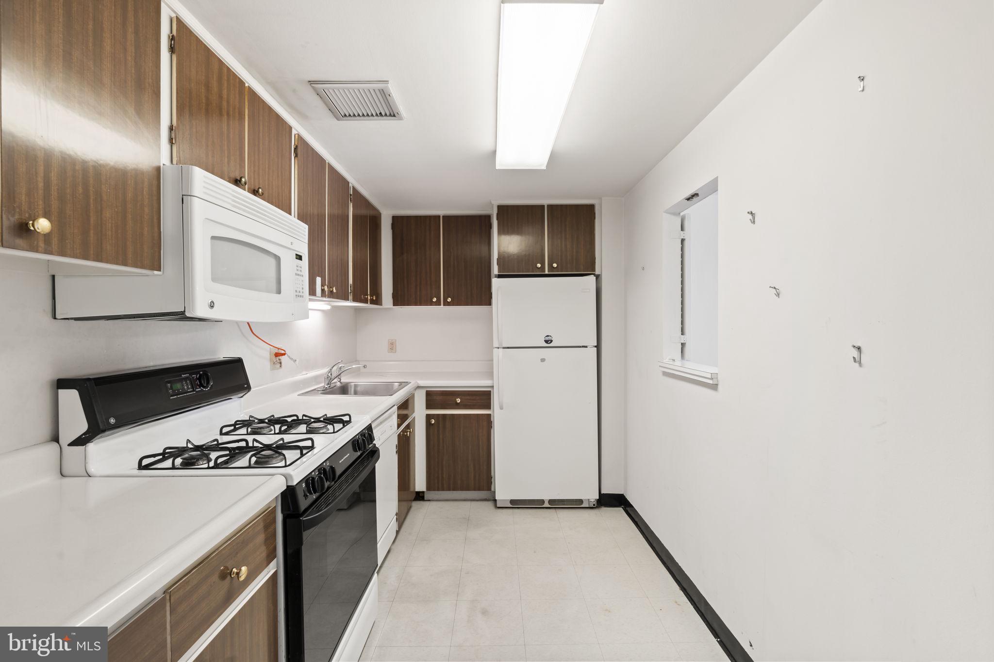 309 FLORENCE AVENUE 428-N