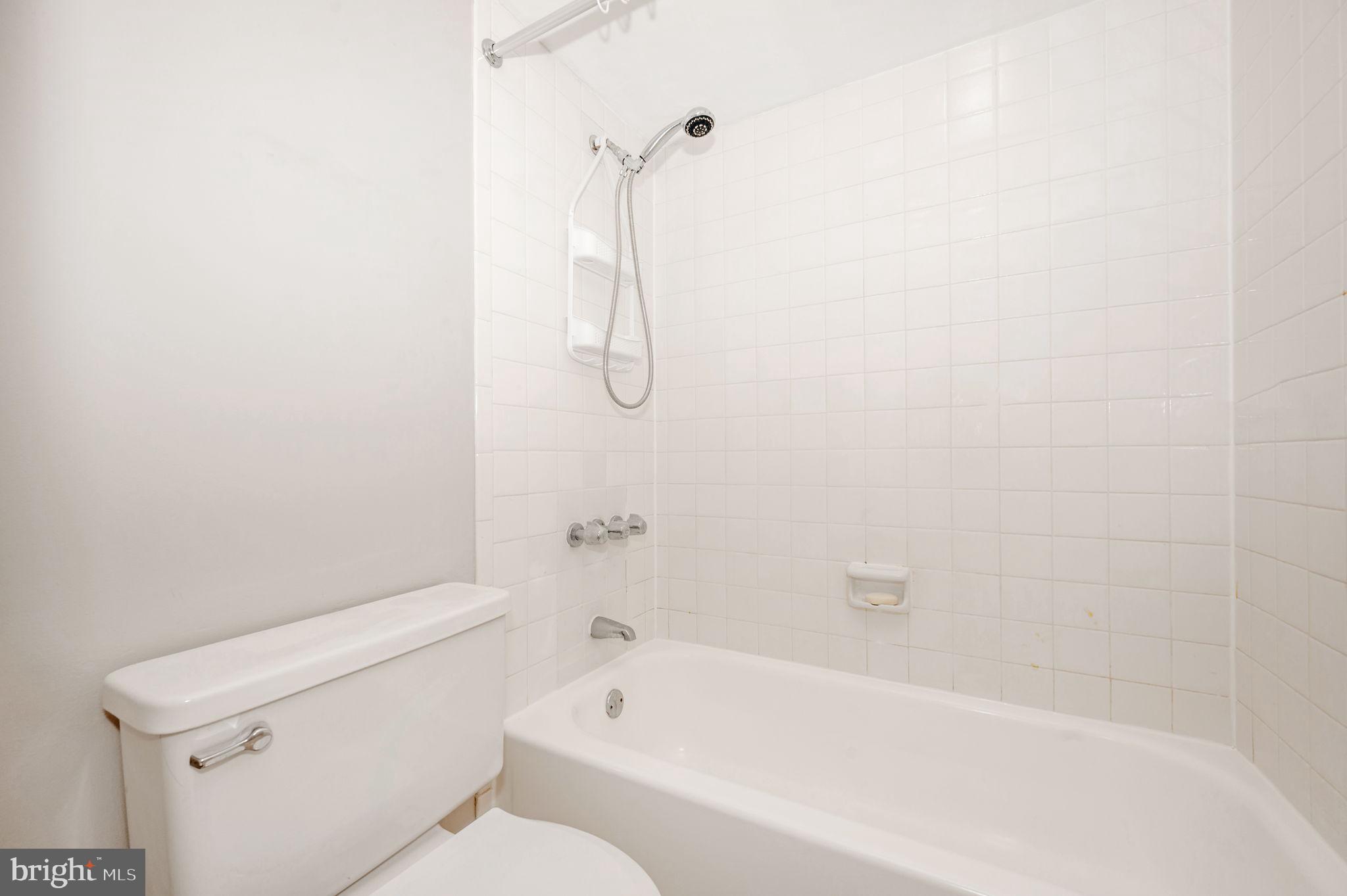 MCLEAN HOUSE - Residential