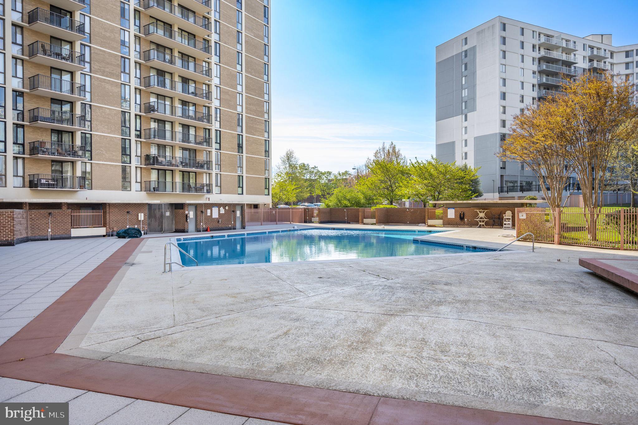 MCLEAN HOUSE - Residential