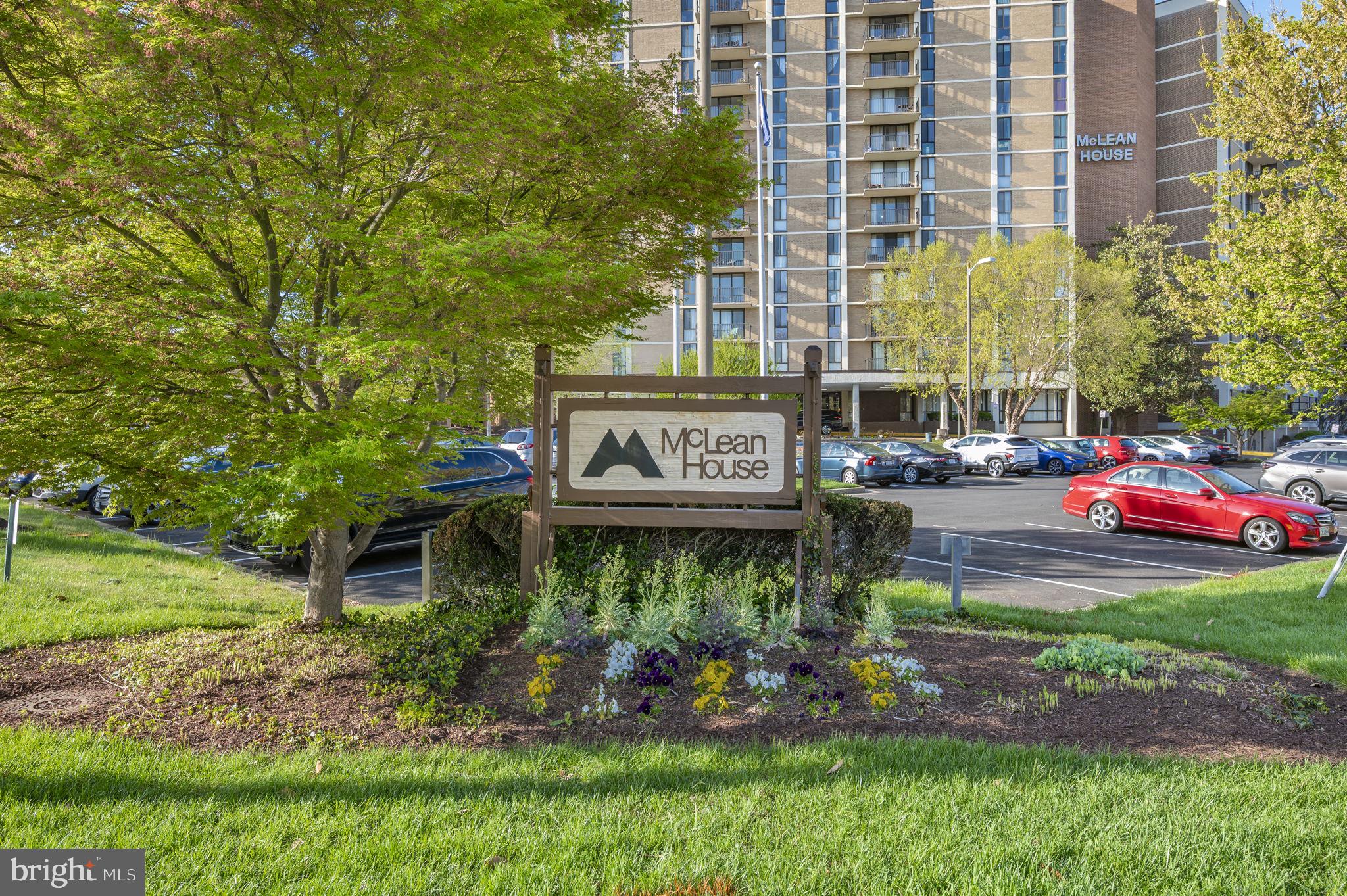 MCLEAN HOUSE - Residential