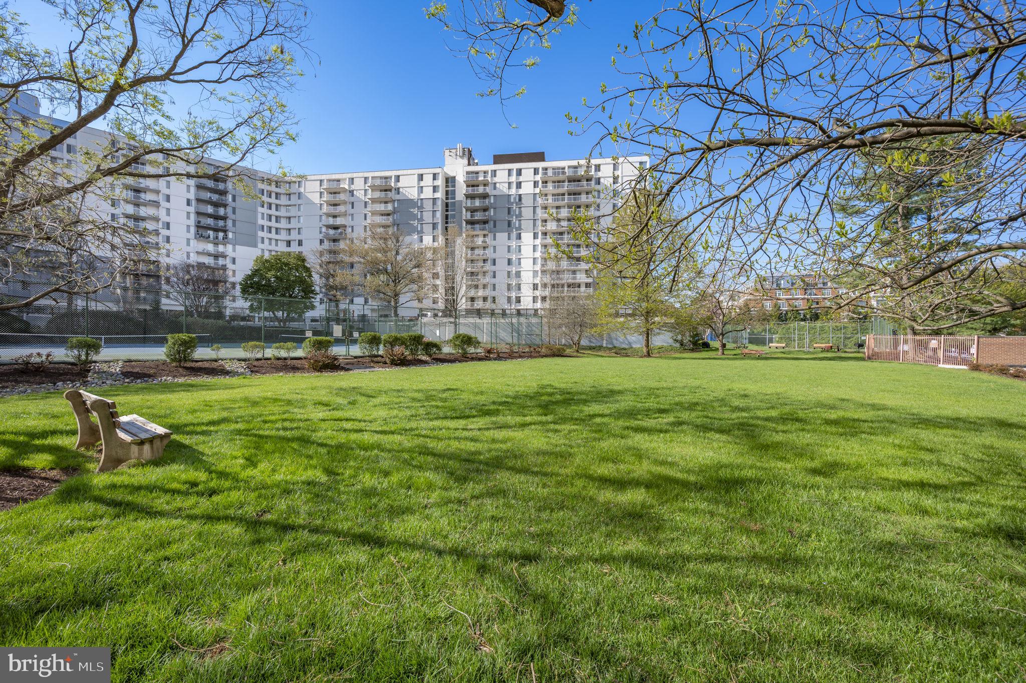 MCLEAN HOUSE - Residential