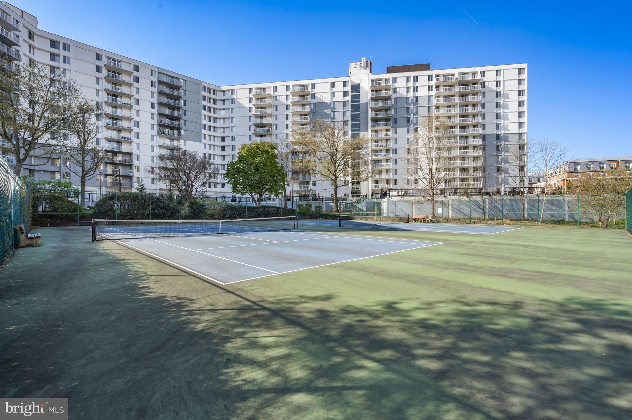 MCLEAN HOUSE - Residential