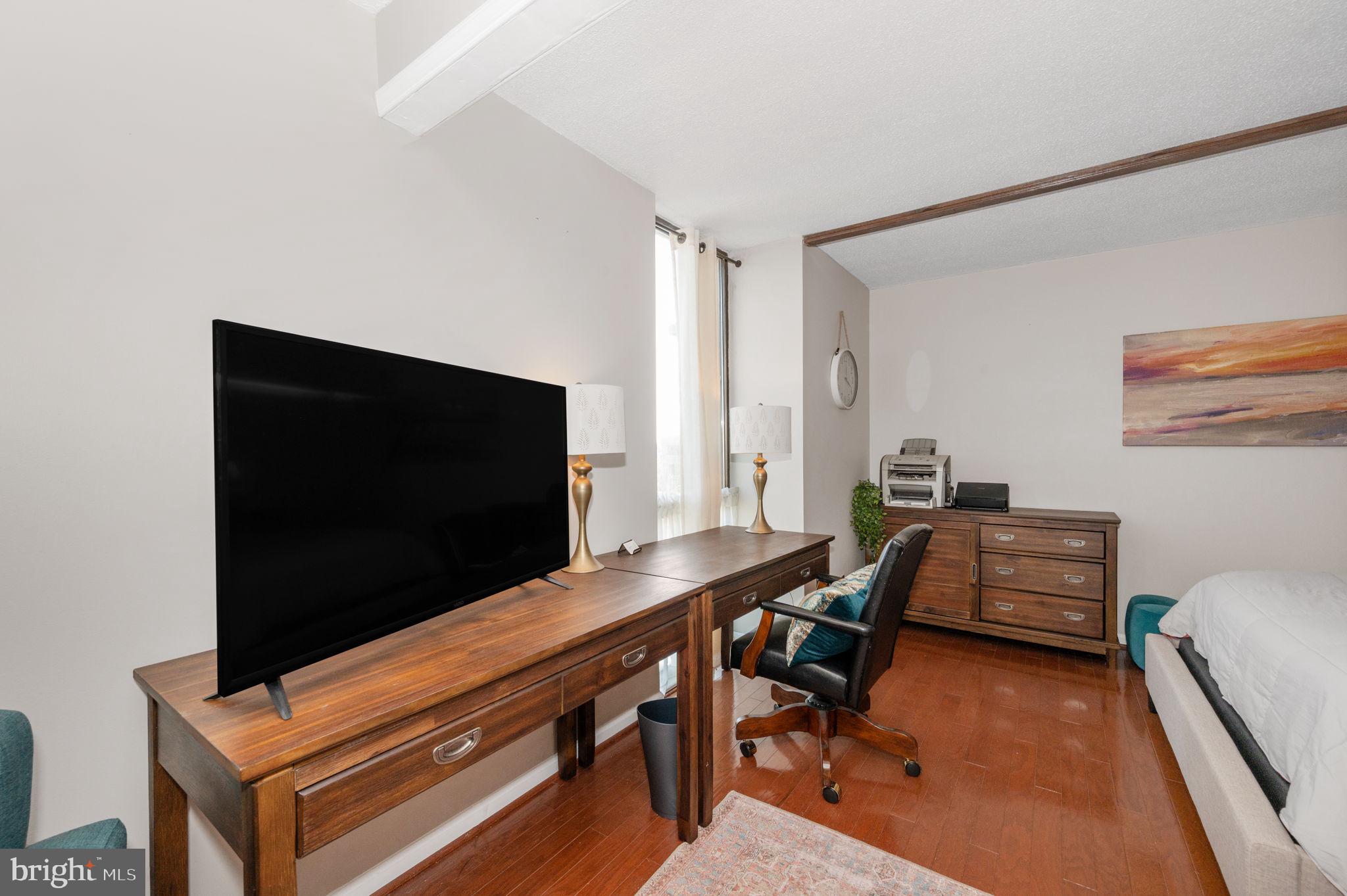 MCLEAN HOUSE - Residential