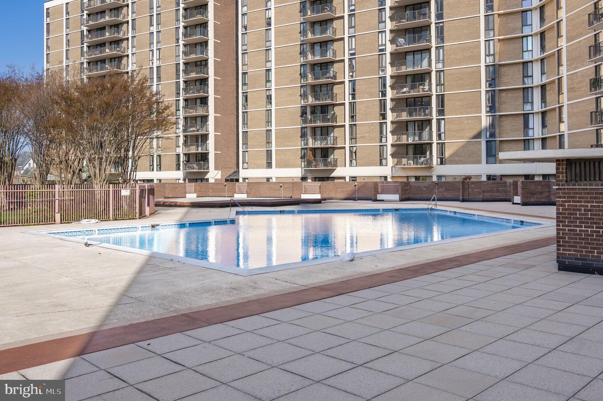 MCLEAN HOUSE - Residential