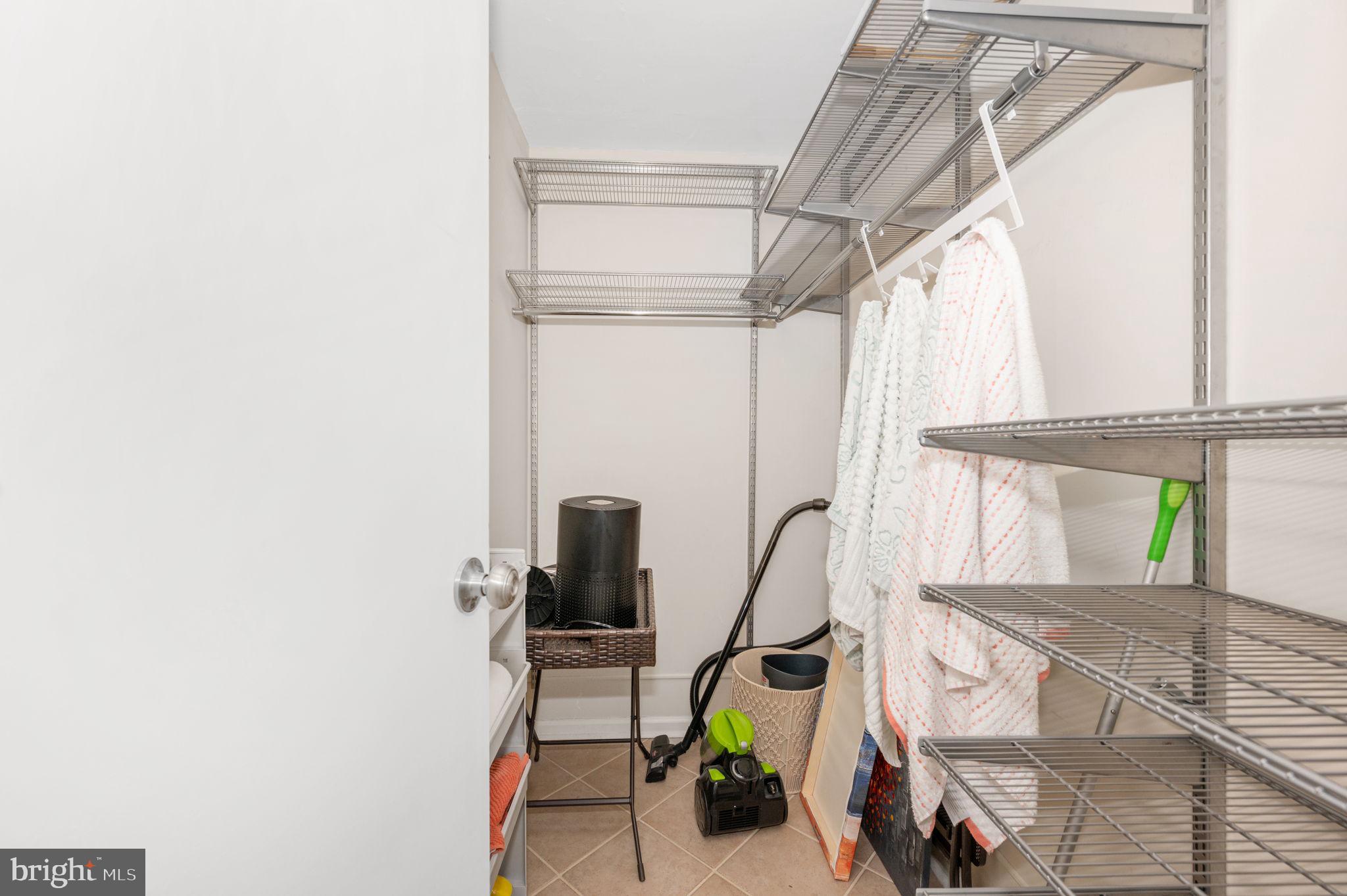 MCLEAN HOUSE - Residential