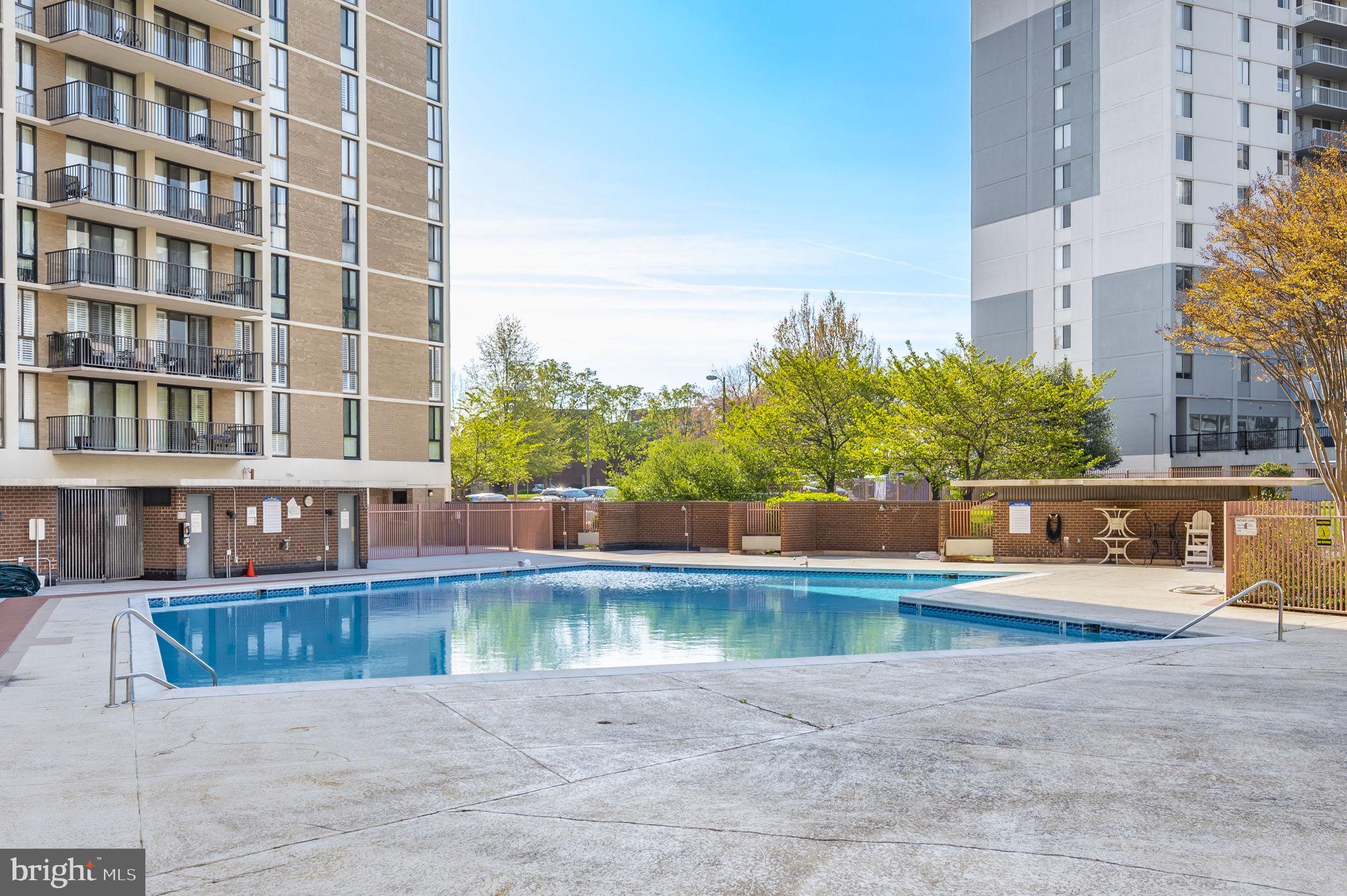 MCLEAN HOUSE - Residential