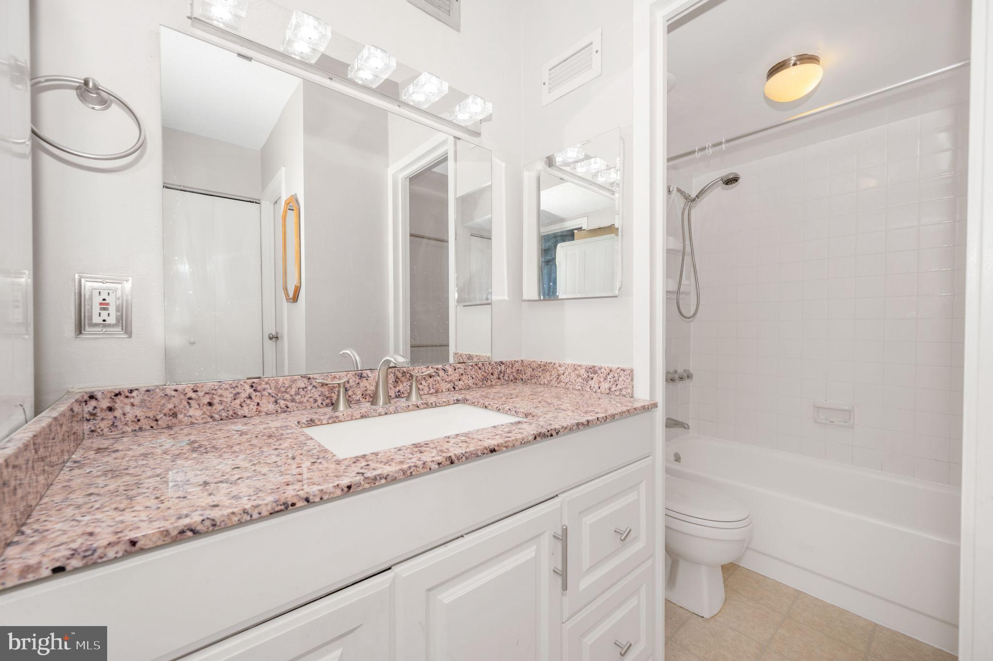 MCLEAN HOUSE - Residential