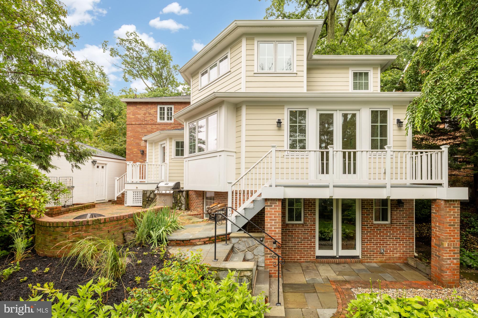 AURORA HILLS - Residential