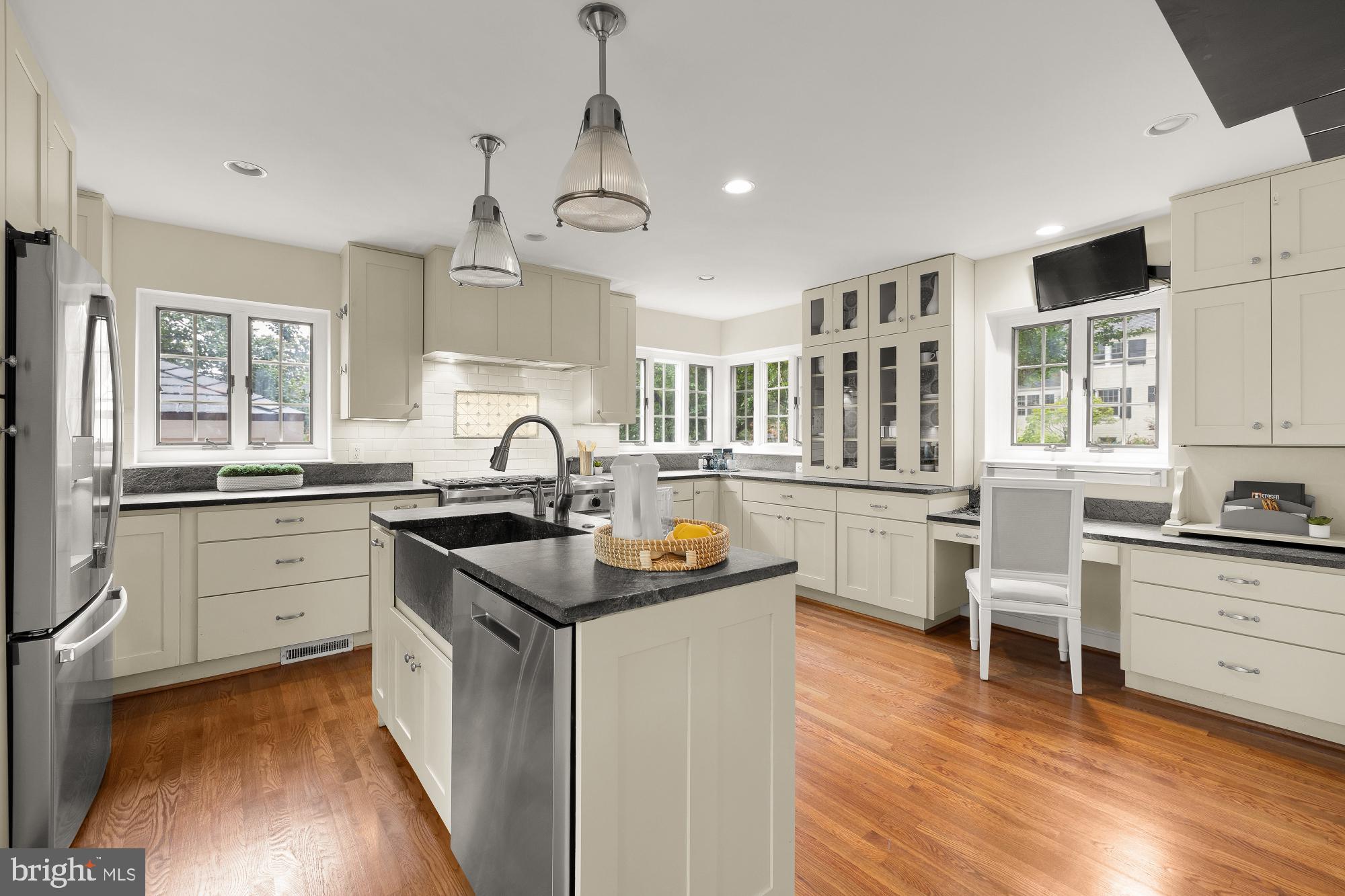 AURORA HILLS - Residential