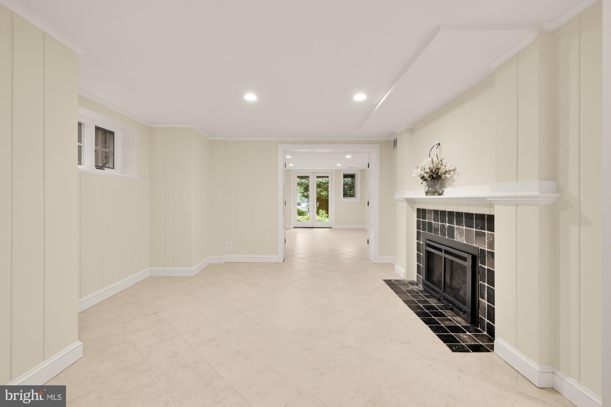 AURORA HILLS - Residential