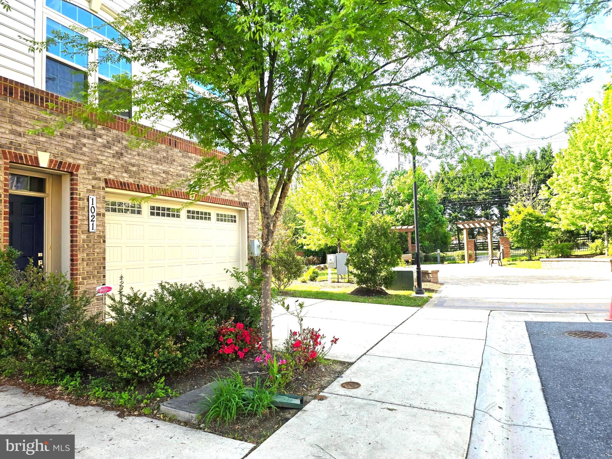 THOMAS VILLAGE - Residential