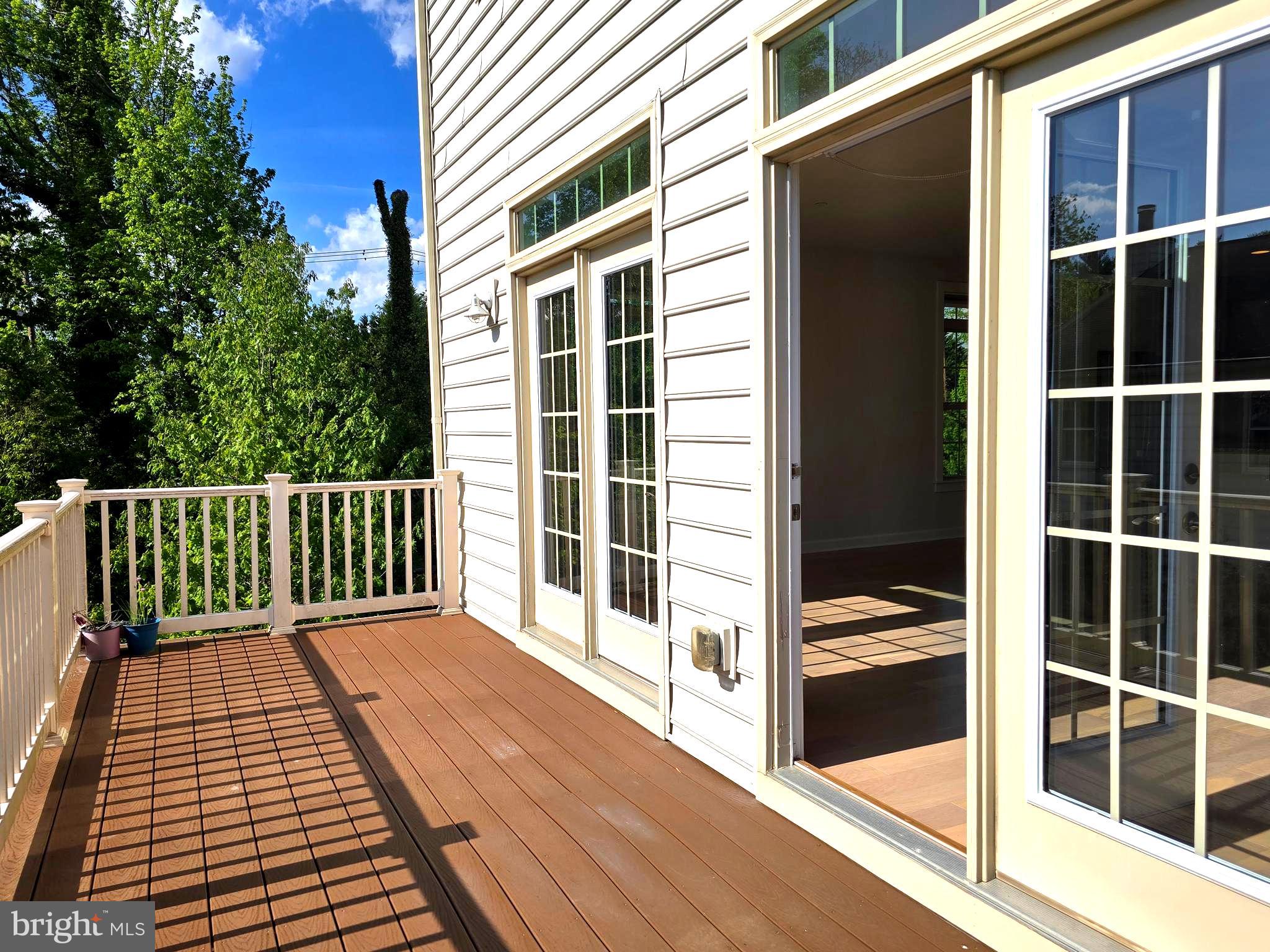 THOMAS VILLAGE - Residential