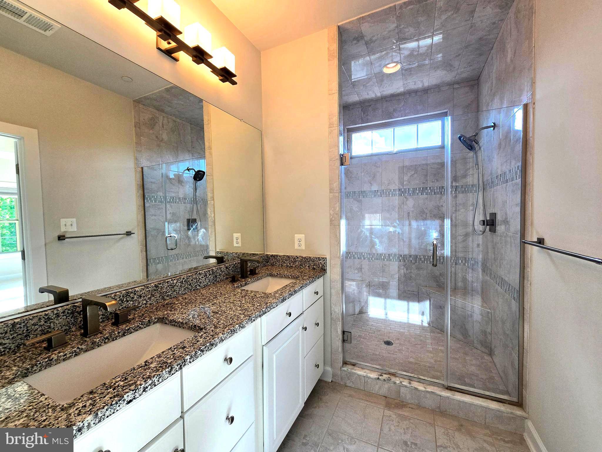 THOMAS VILLAGE - Residential