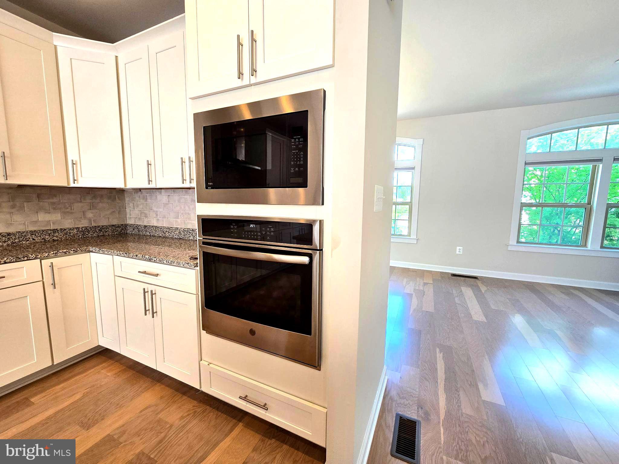 THOMAS VILLAGE - Residential