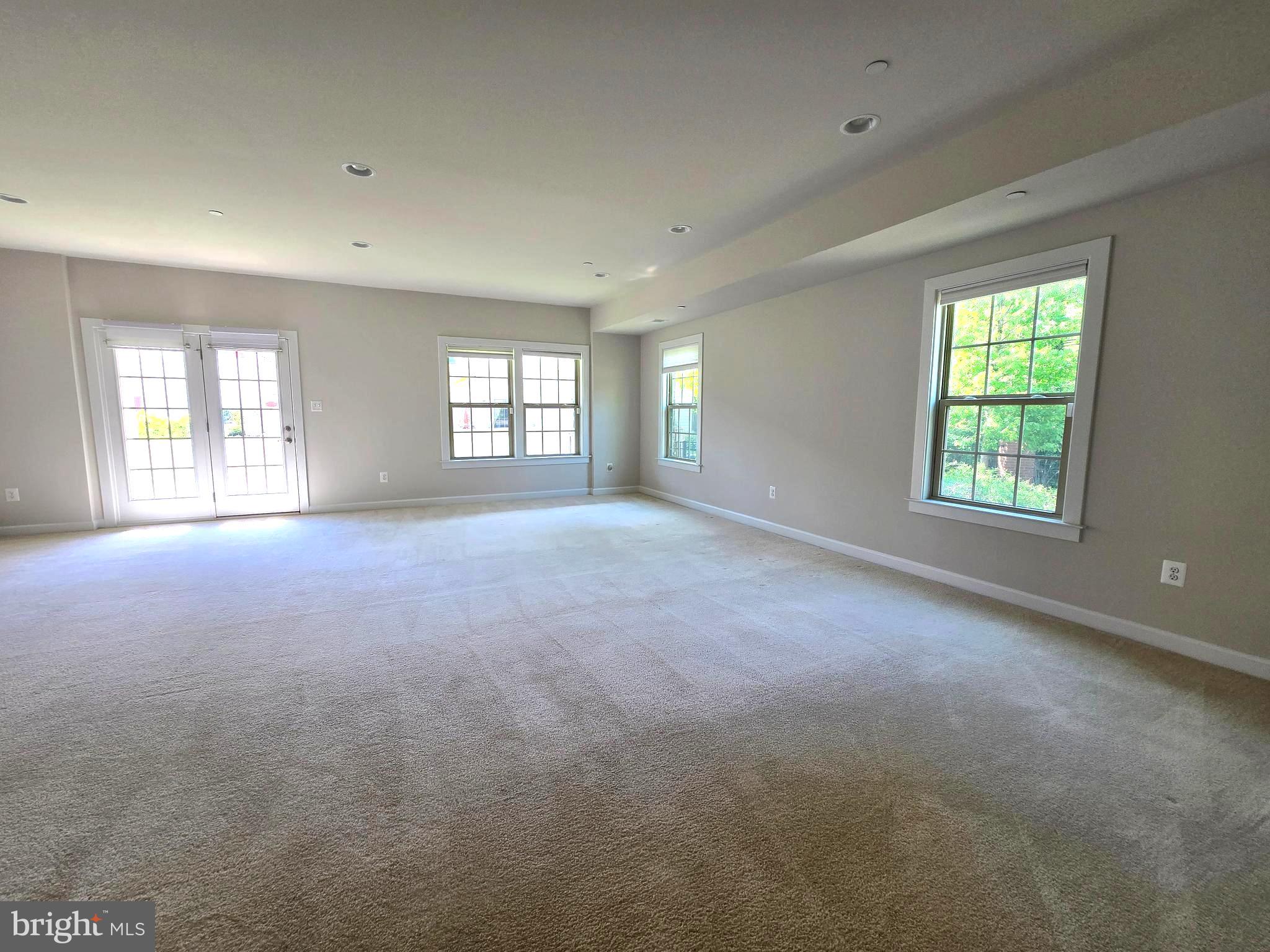 THOMAS VILLAGE - Residential