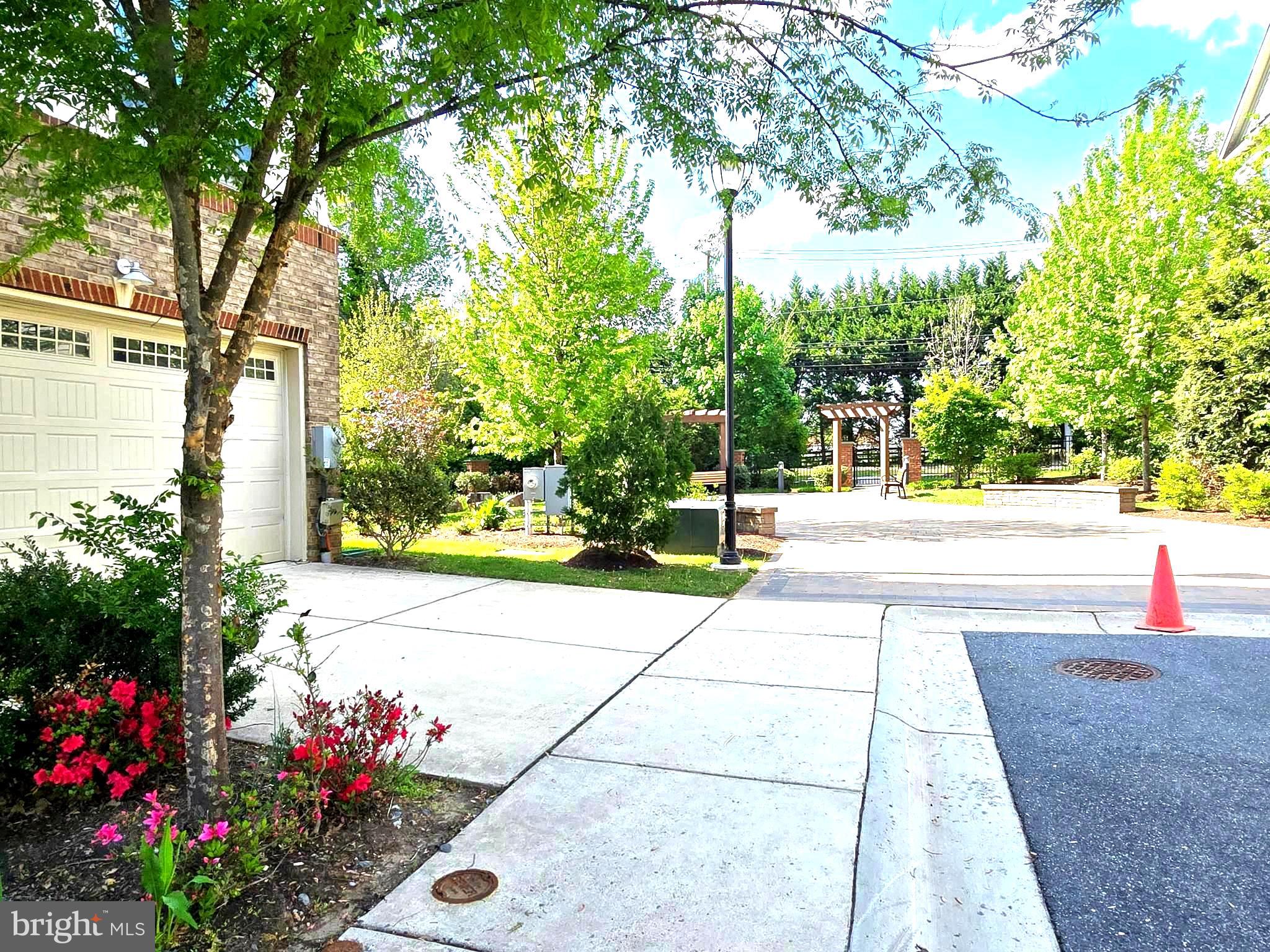 THOMAS VILLAGE - Residential