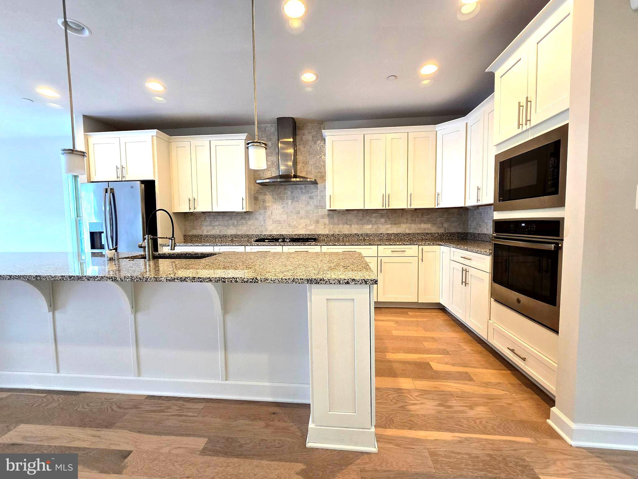 THOMAS VILLAGE - Residential