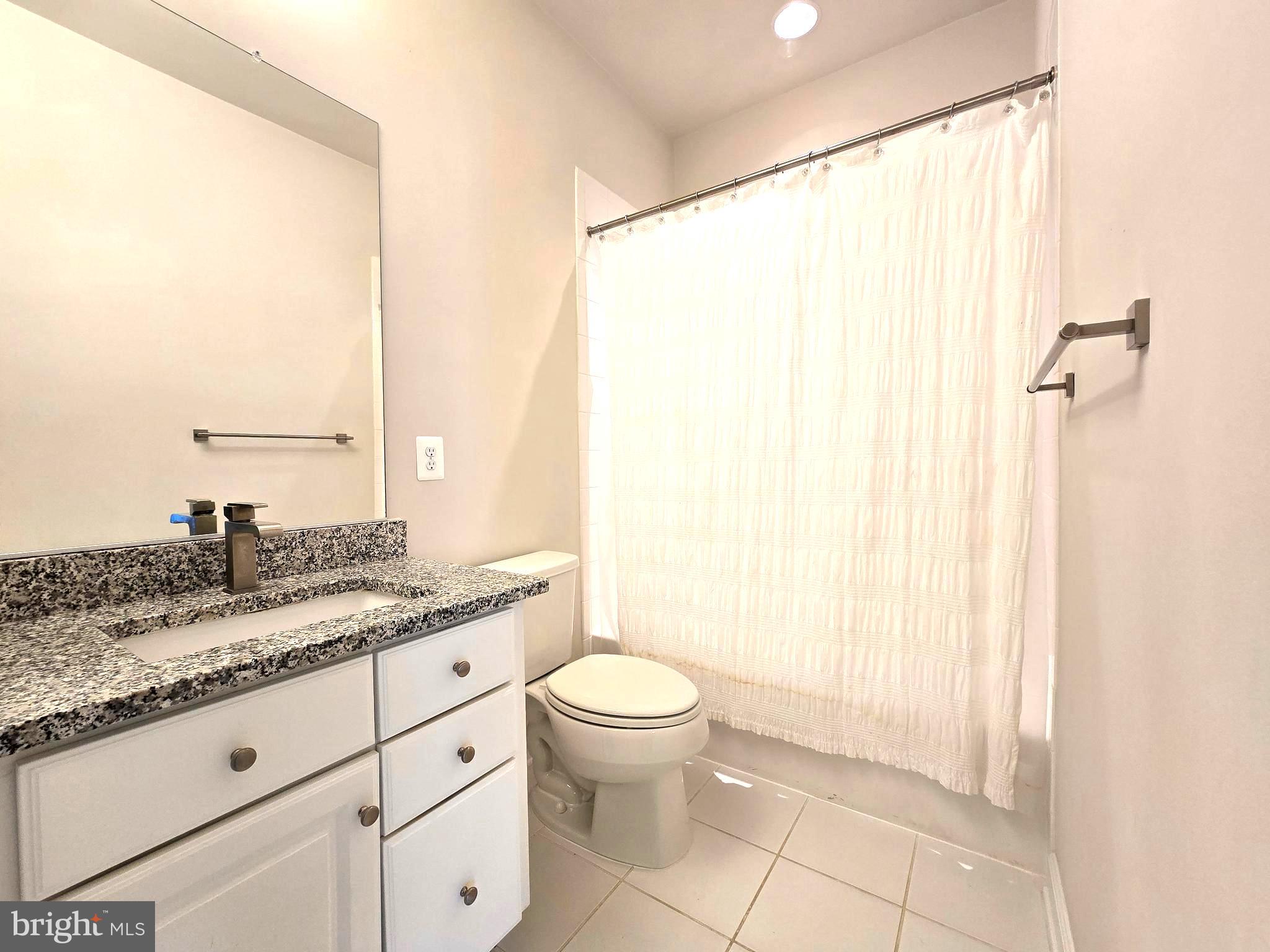 THOMAS VILLAGE - Residential